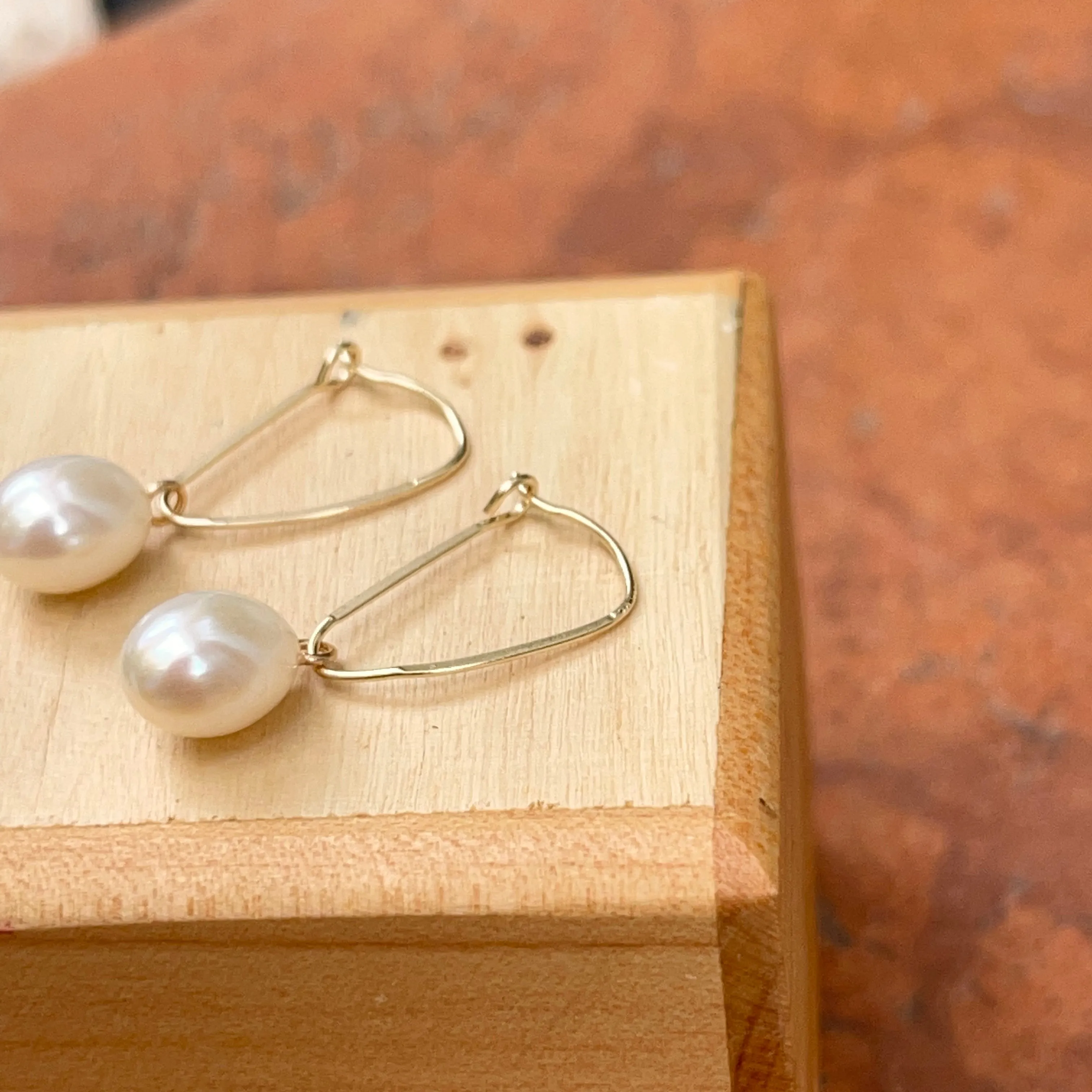 14Kt Yellow Gold Oval Freshwater Pearl Wire Drop Earrings
