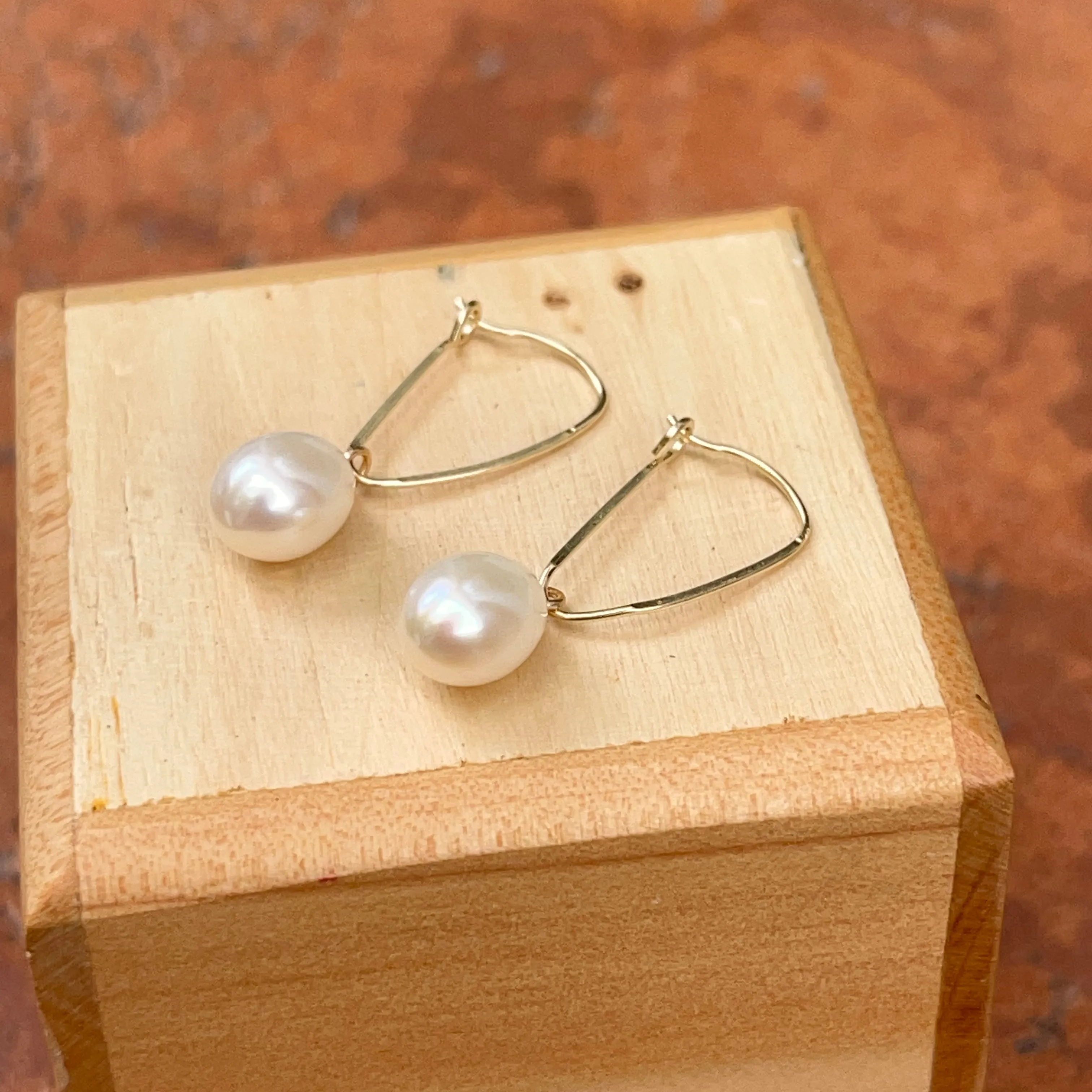 14Kt Yellow Gold Oval Freshwater Pearl Wire Drop Earrings