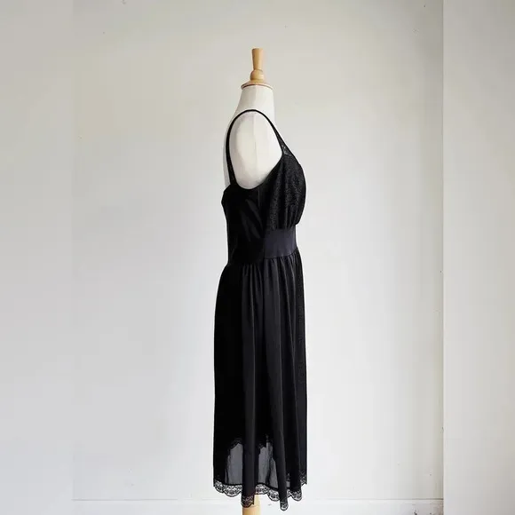 1950’s VAN RAALTE | Black Mid Century Petalskin Nightgown | 40&quot; Bust