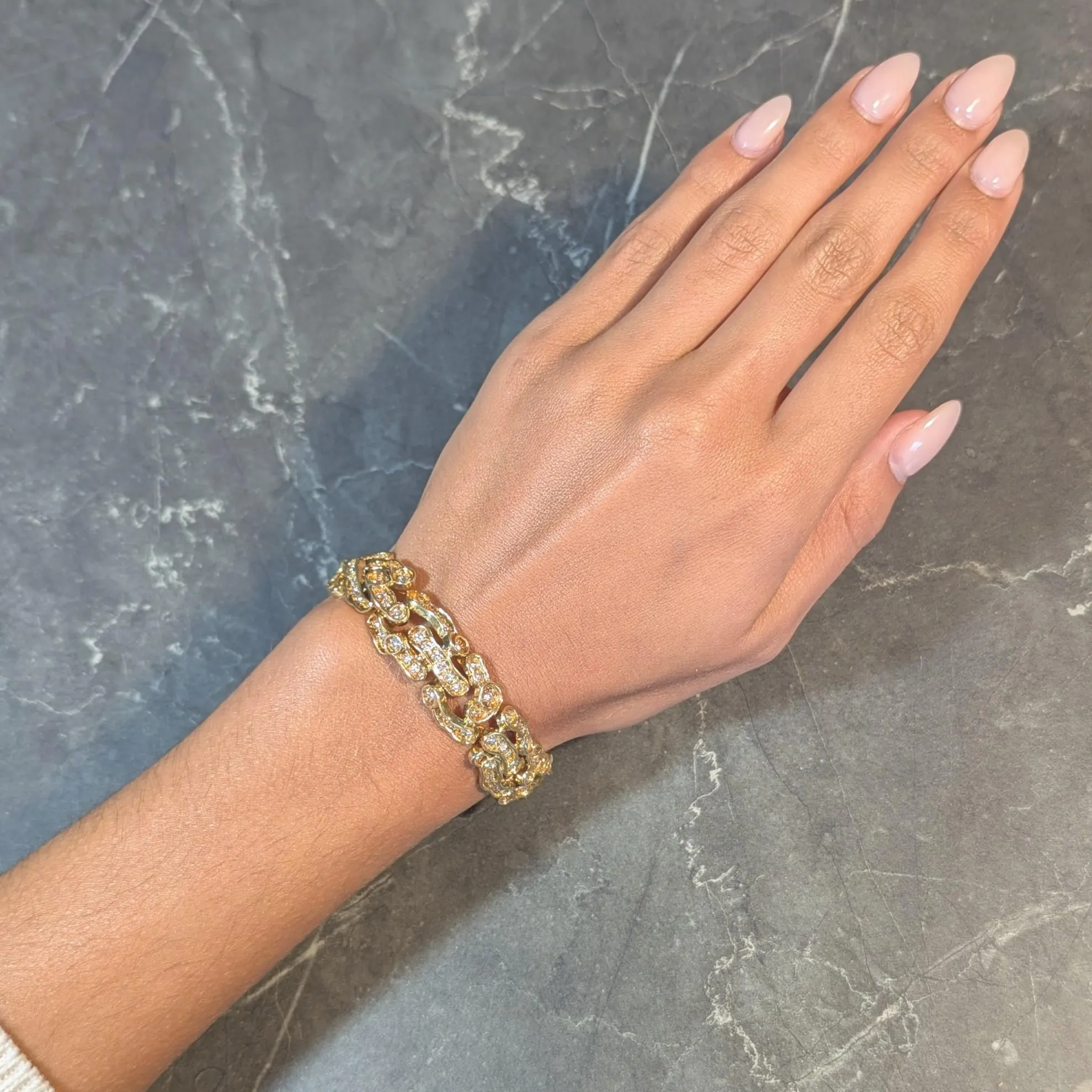 1960's French 7.13 CTW Diamond 18 Karat Yellow Gold Vintage Organic Panther Link Bracelet