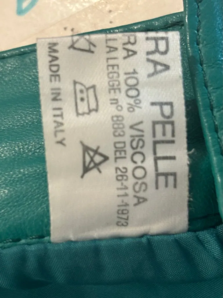 1980s Vera Pelle Italian leather skirt