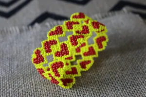 Art# K148 3.5   inch Original Kayapo Traditional Peyote stitch Beaded Bracelet from Brazil.