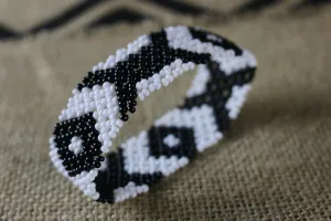 Art# K303  3.5   inch. Original Kayapo Traditional Peyote stitch Beaded Bracelet from Brazil.