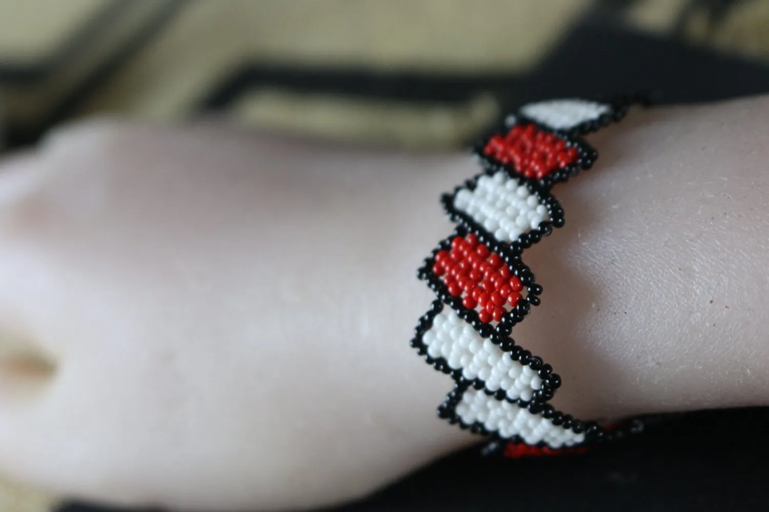 Art# K387  2.5  inch. Original Kayapo Traditional Peyote stitch Beaded Bracelet from Brazil