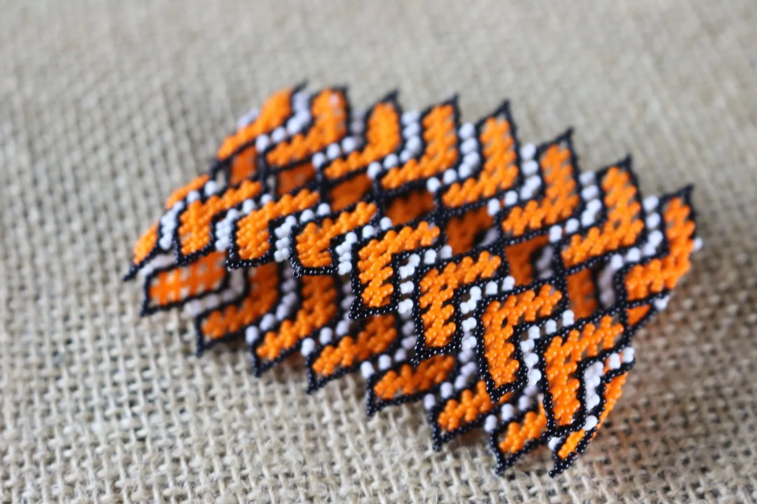 Art# K408  2.5  inch. Original Kayapo Traditional Peyote stitch Beaded Bracelet from Brazil