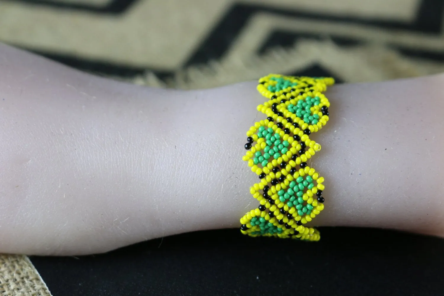 Art# K414   3.5  inch. Original Kayapo Traditional Peyote stitch Beaded Bracelet from Brazil