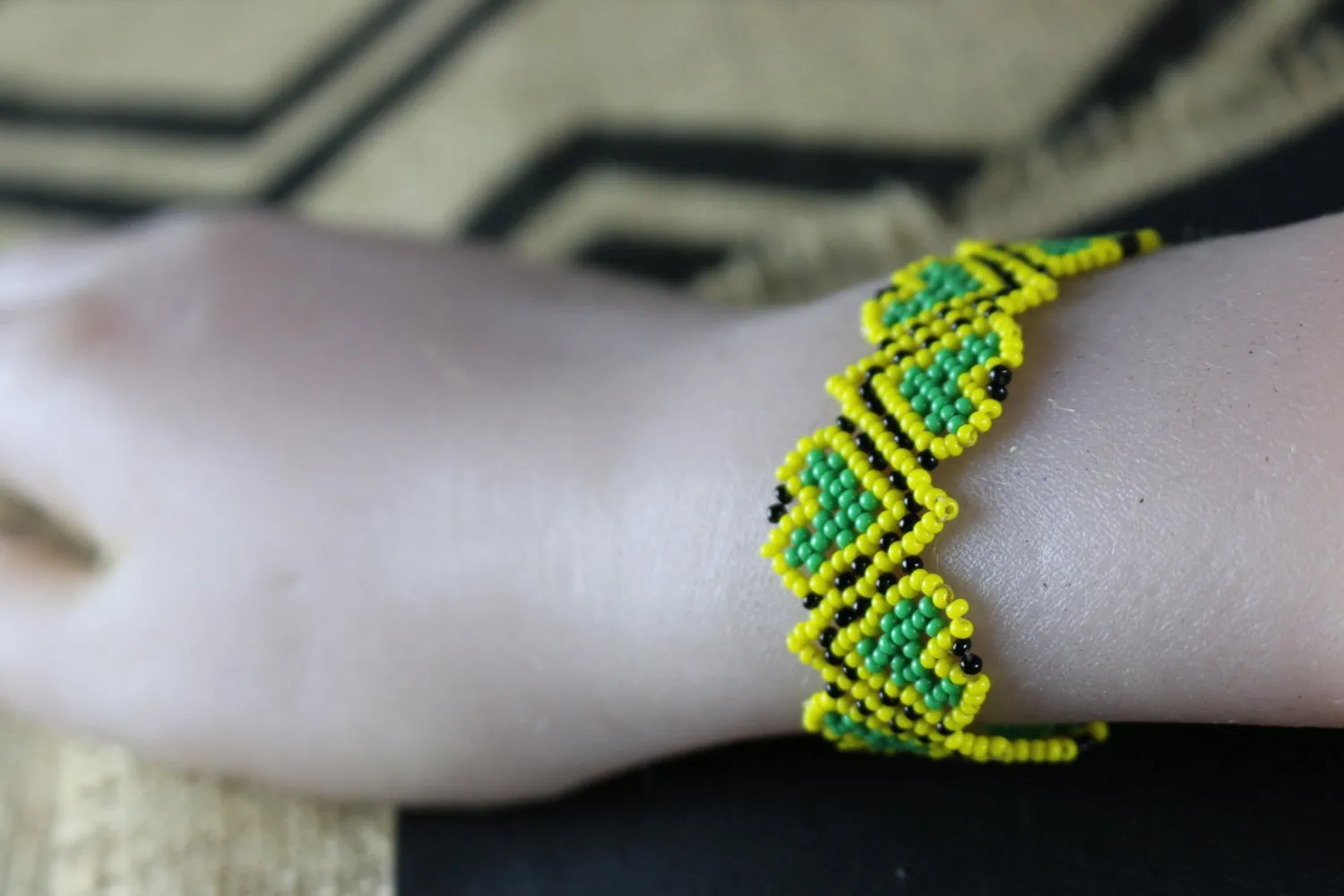 Art# K414   3.5  inch. Original Kayapo Traditional Peyote stitch Beaded Bracelet from Brazil