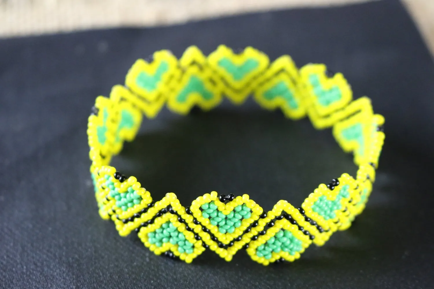 Art# K414   3.5  inch. Original Kayapo Traditional Peyote stitch Beaded Bracelet from Brazil