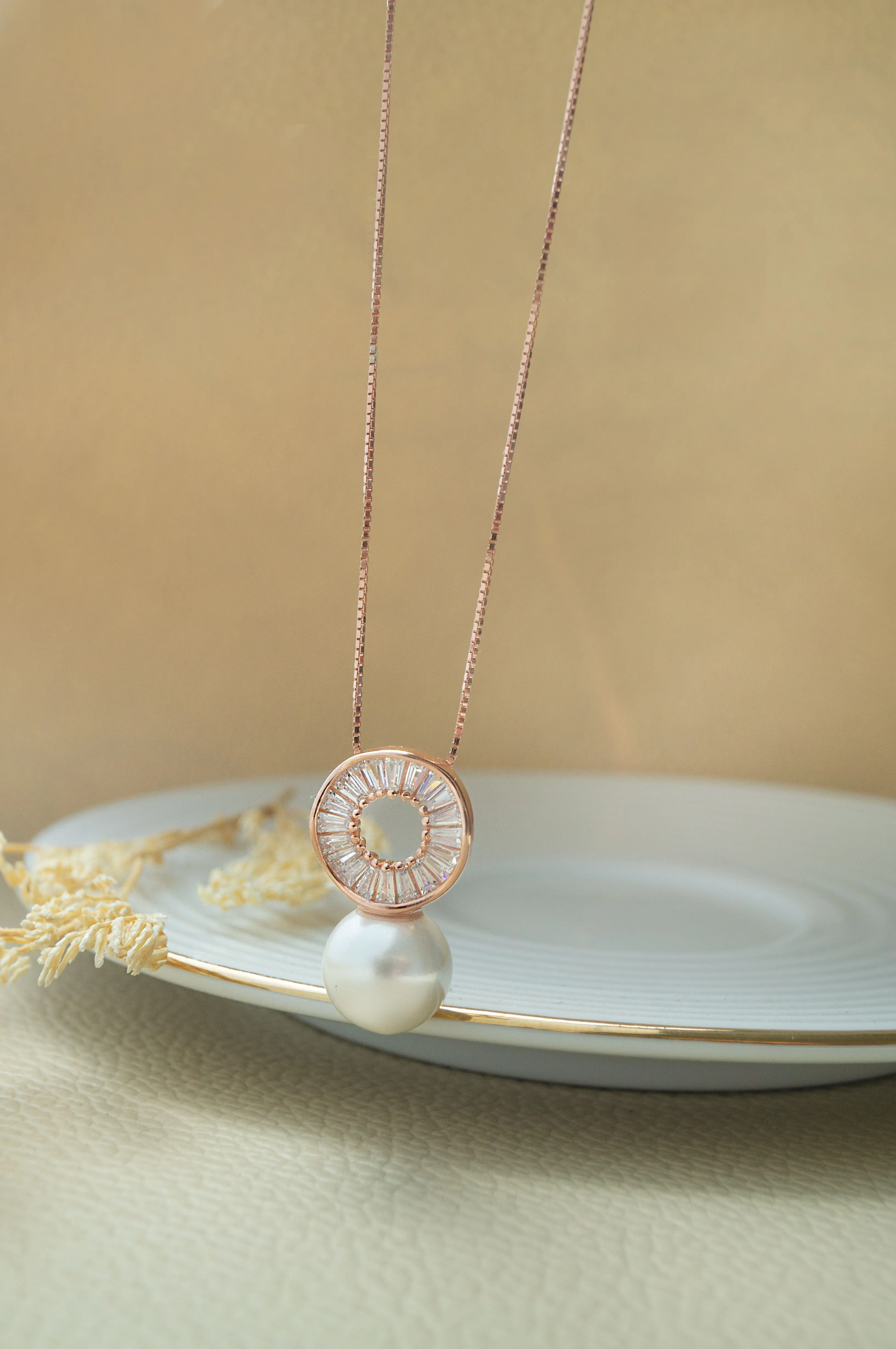 Baguetty Glam With Pearl Rose Gold Plated Sterling Silver Chain Necklace