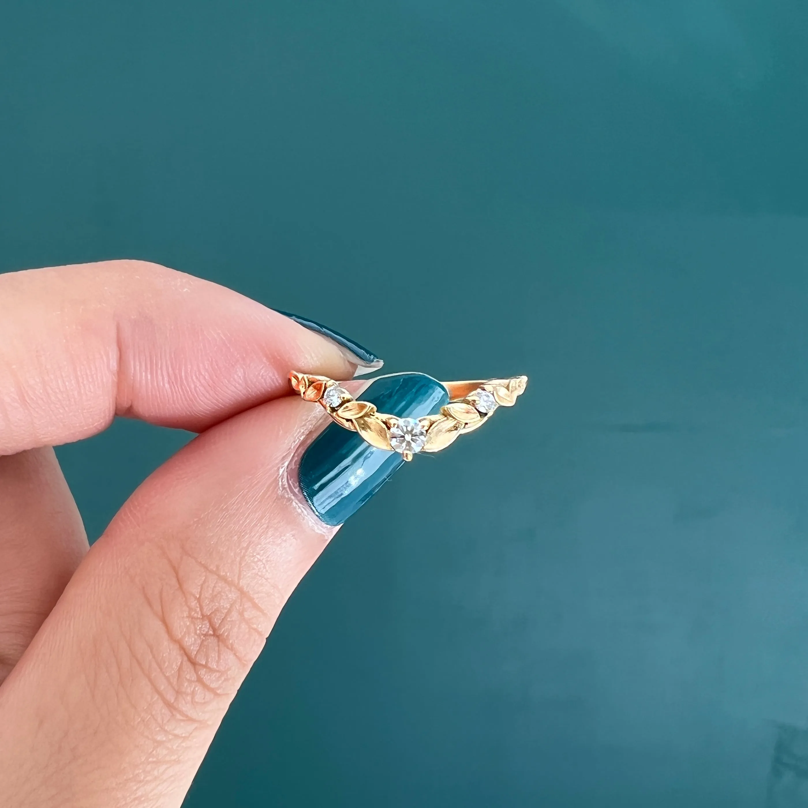 Bay Leaf Curved Diamond Band Size 6