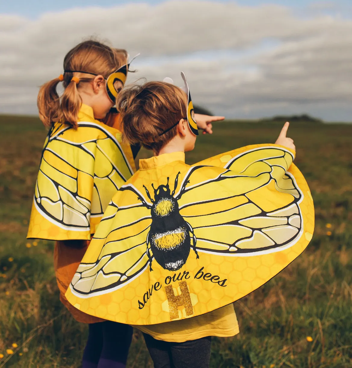 Bee Wings Cape and mask with bee wildflower seeds. 3-9yrs
