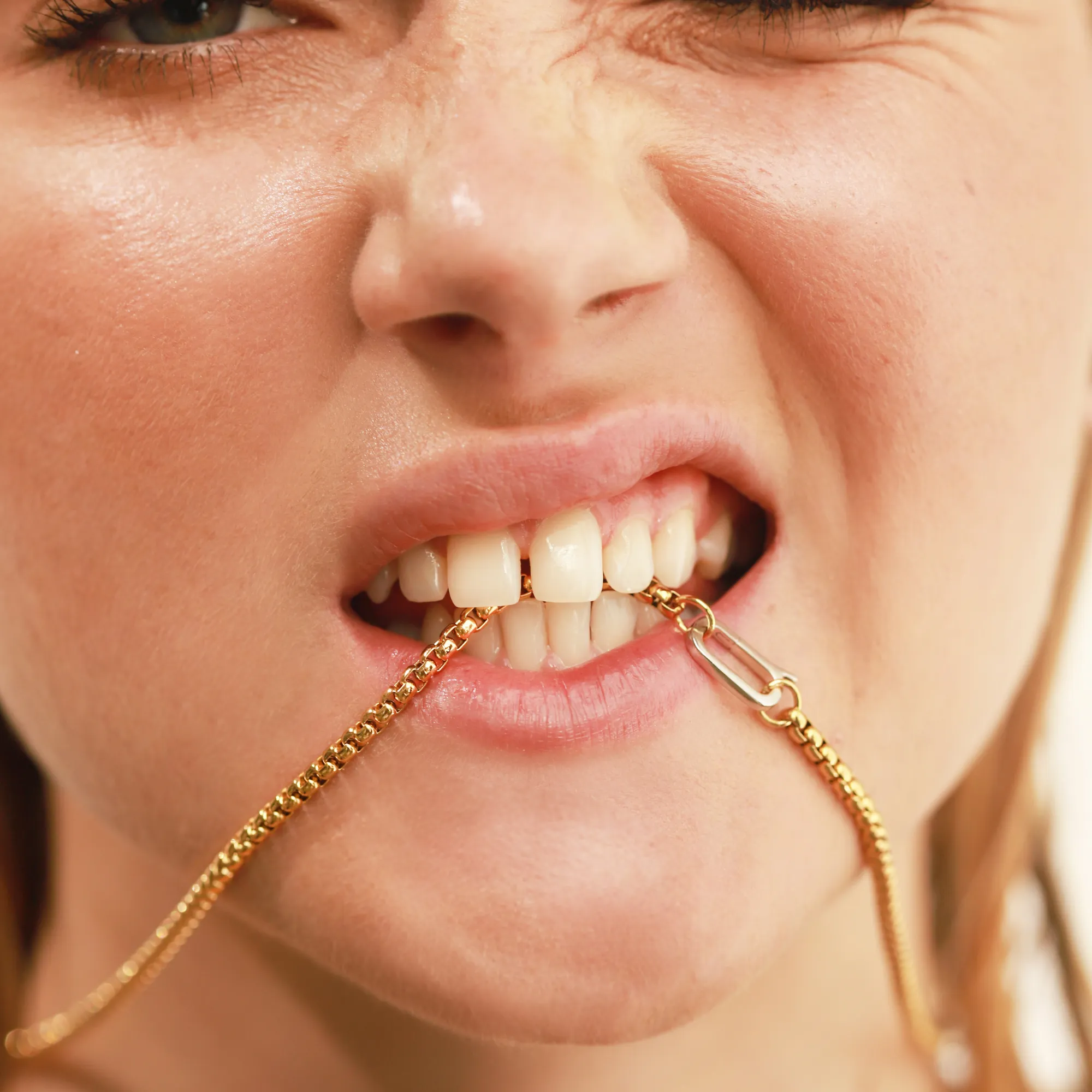 CAN OPENER BOX GOLD CHAIN