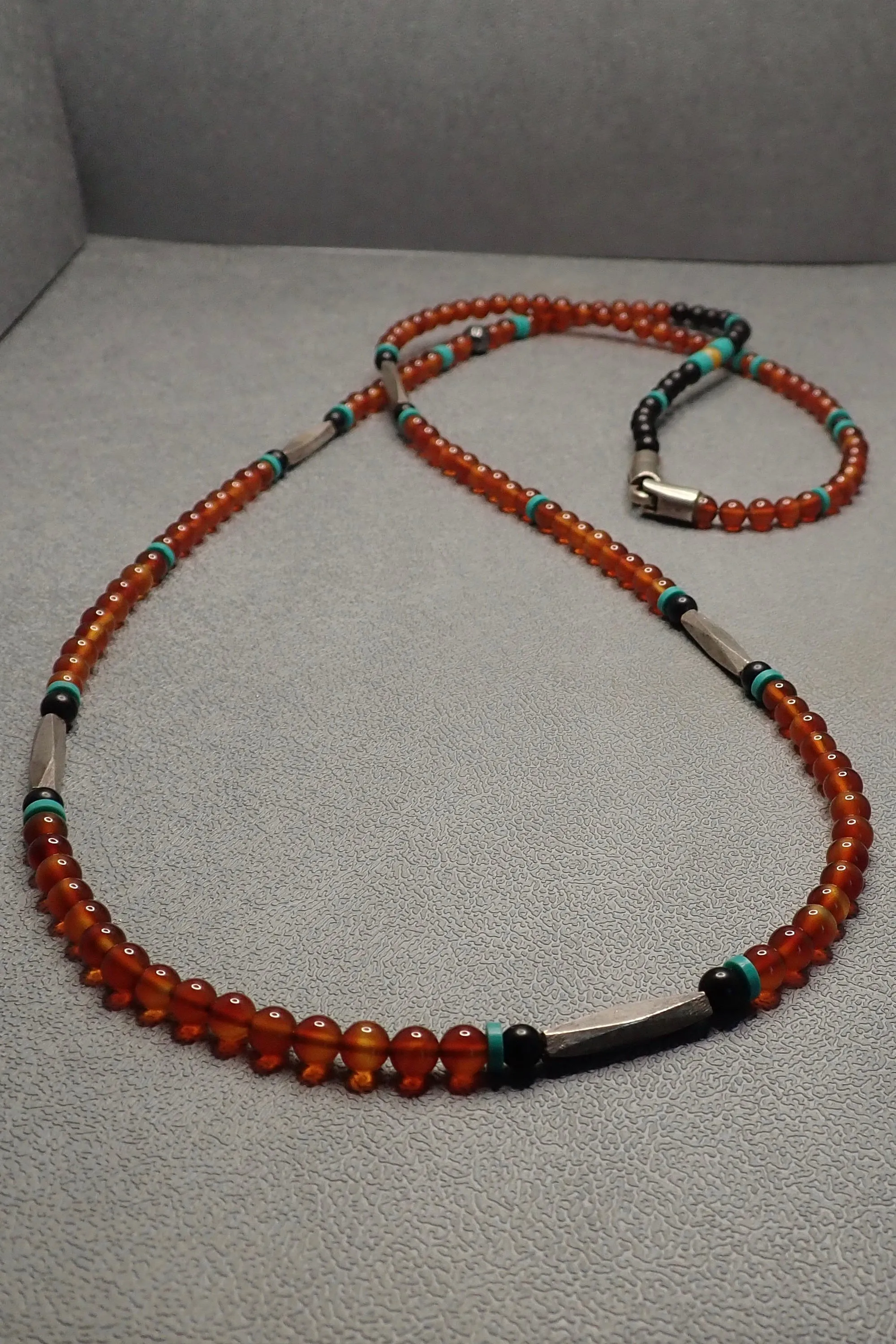CARNELIAN BEADED NECKLACE