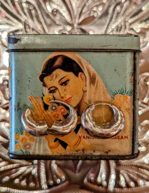 Cashew earrings