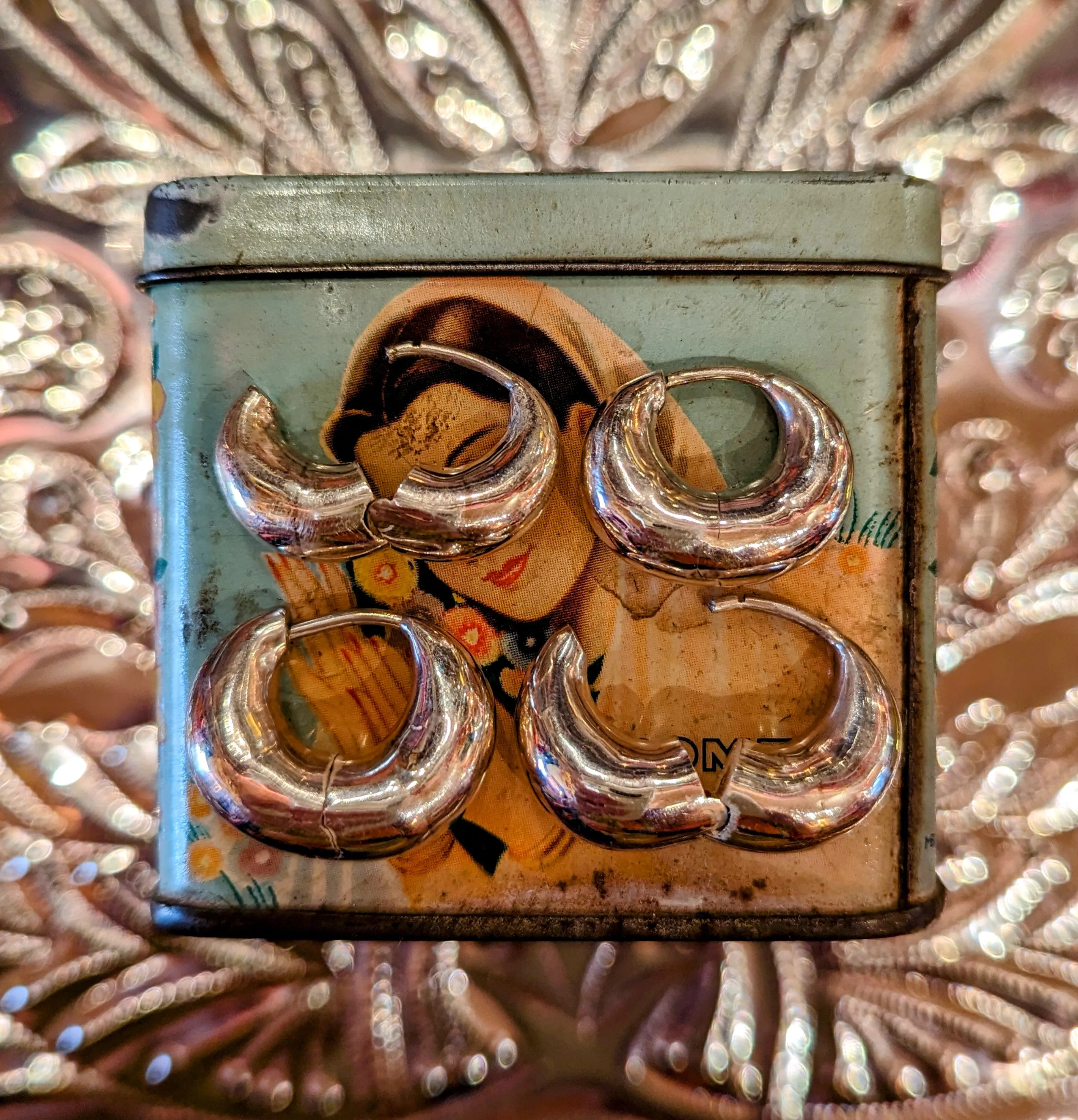 Cashew earrings
