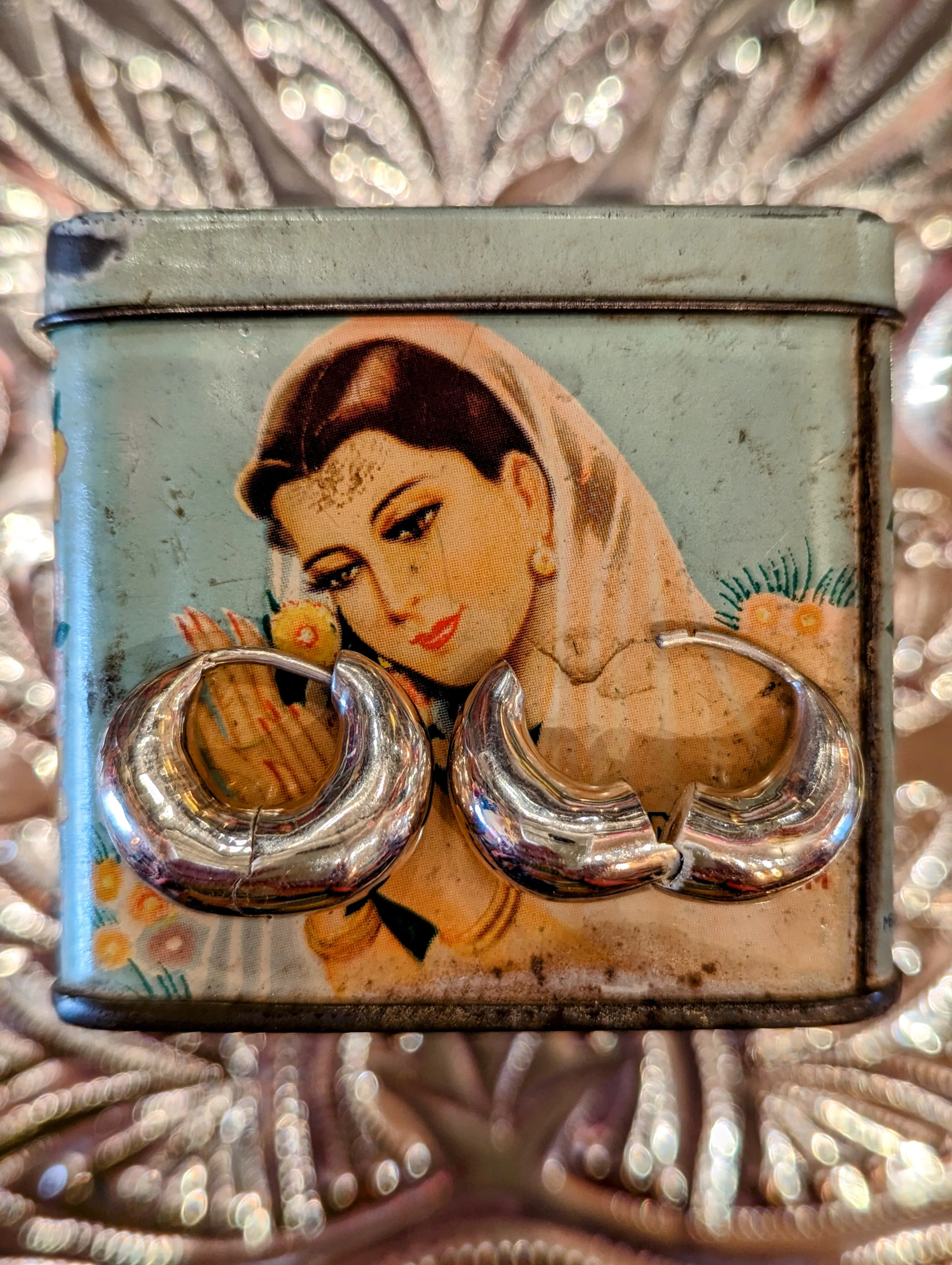 Cashew earrings