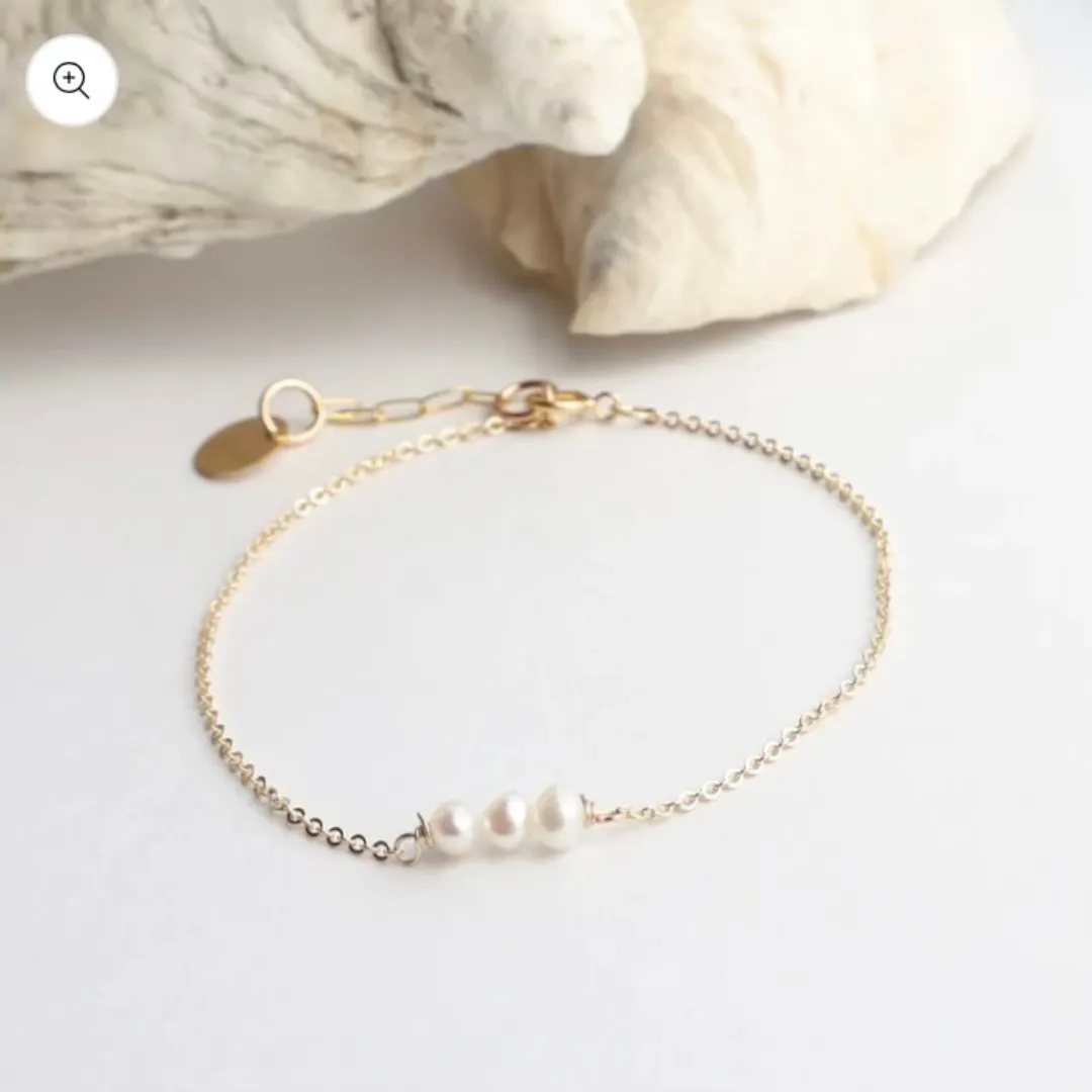 Dainty Pearl Bracelet
