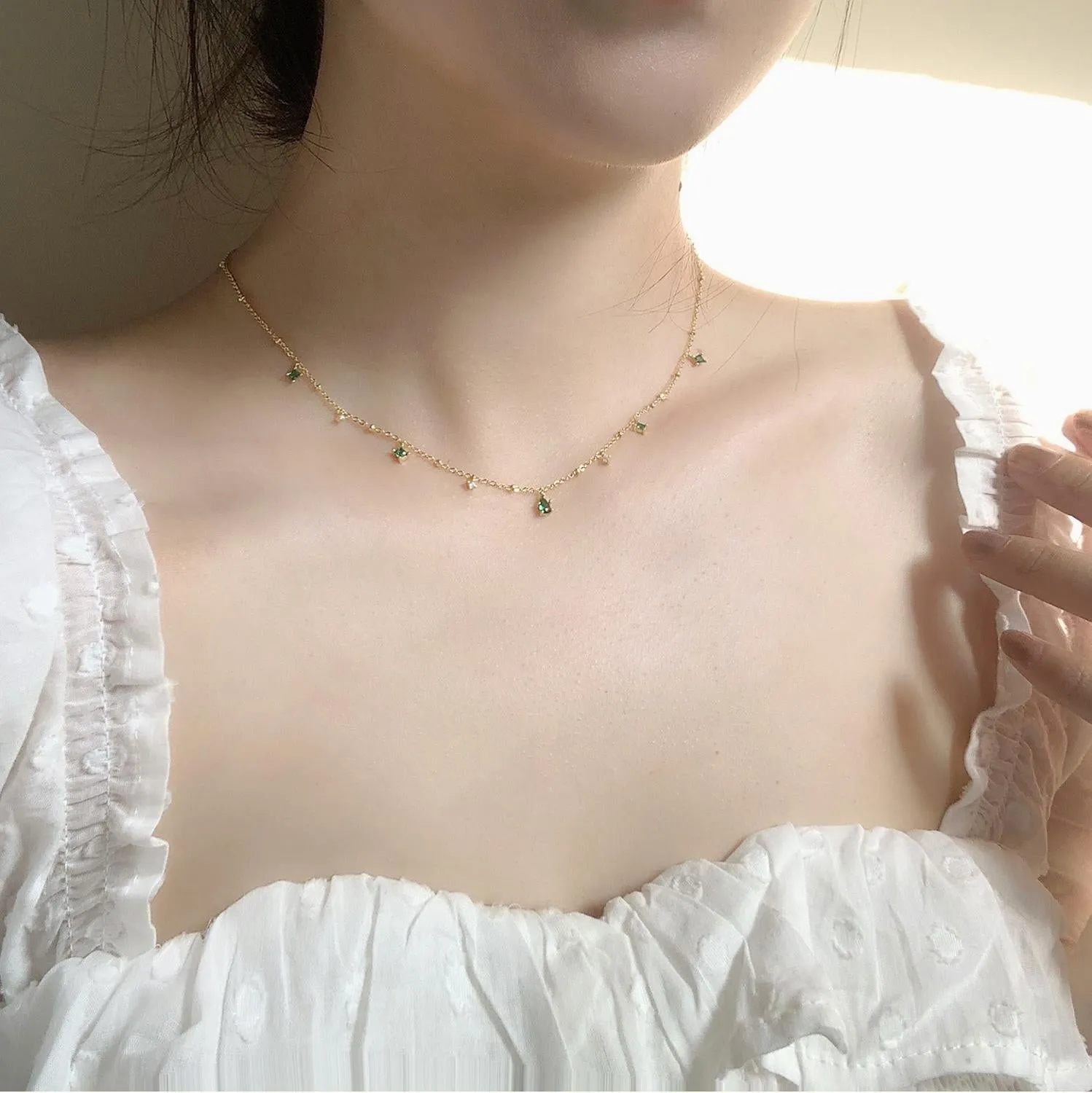 Exquisite Retro Emerald Gemstone Necklace Simple Silver Chain Jewelry