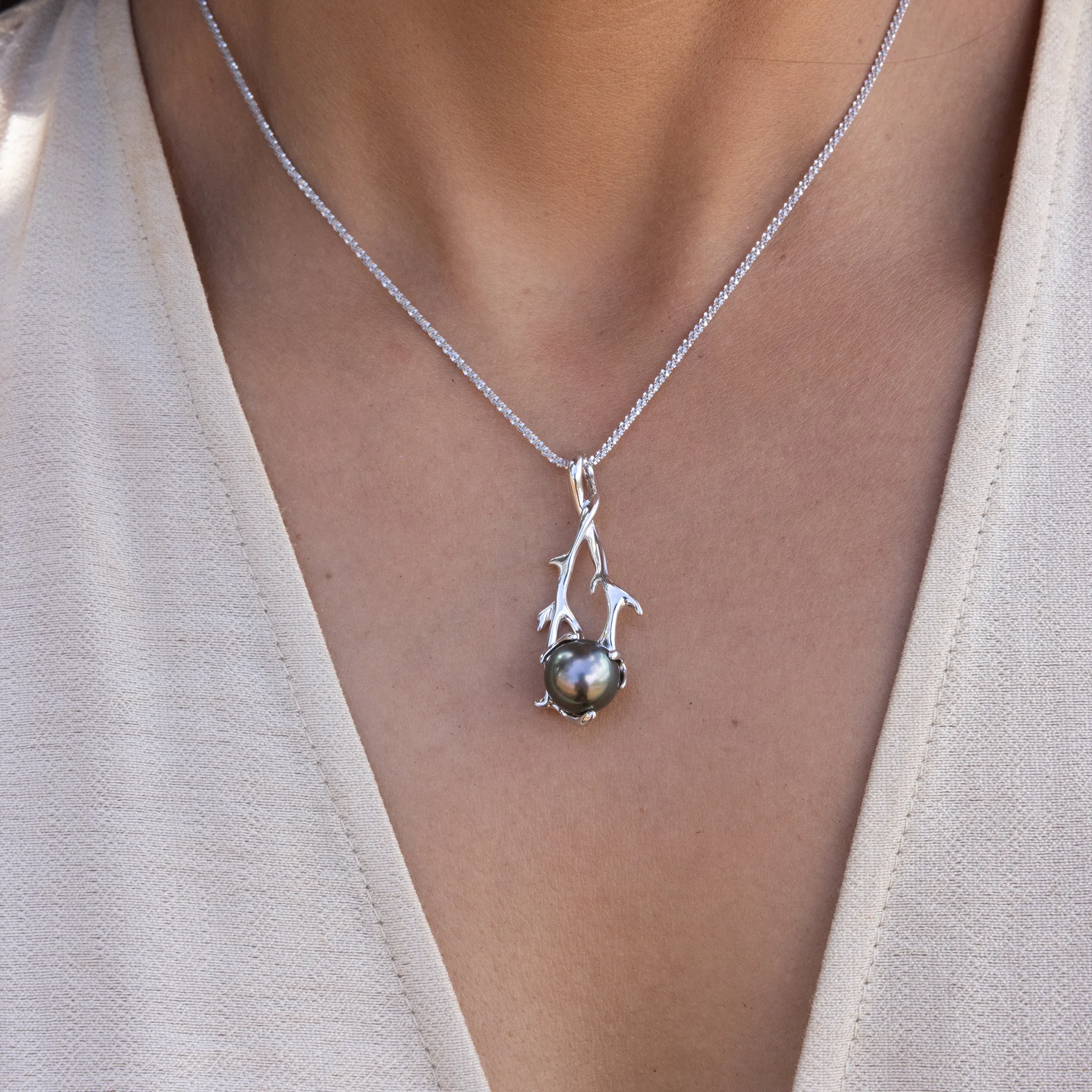 Heritage Tahitian Pearl Pendant in White Gold - 9-10mm