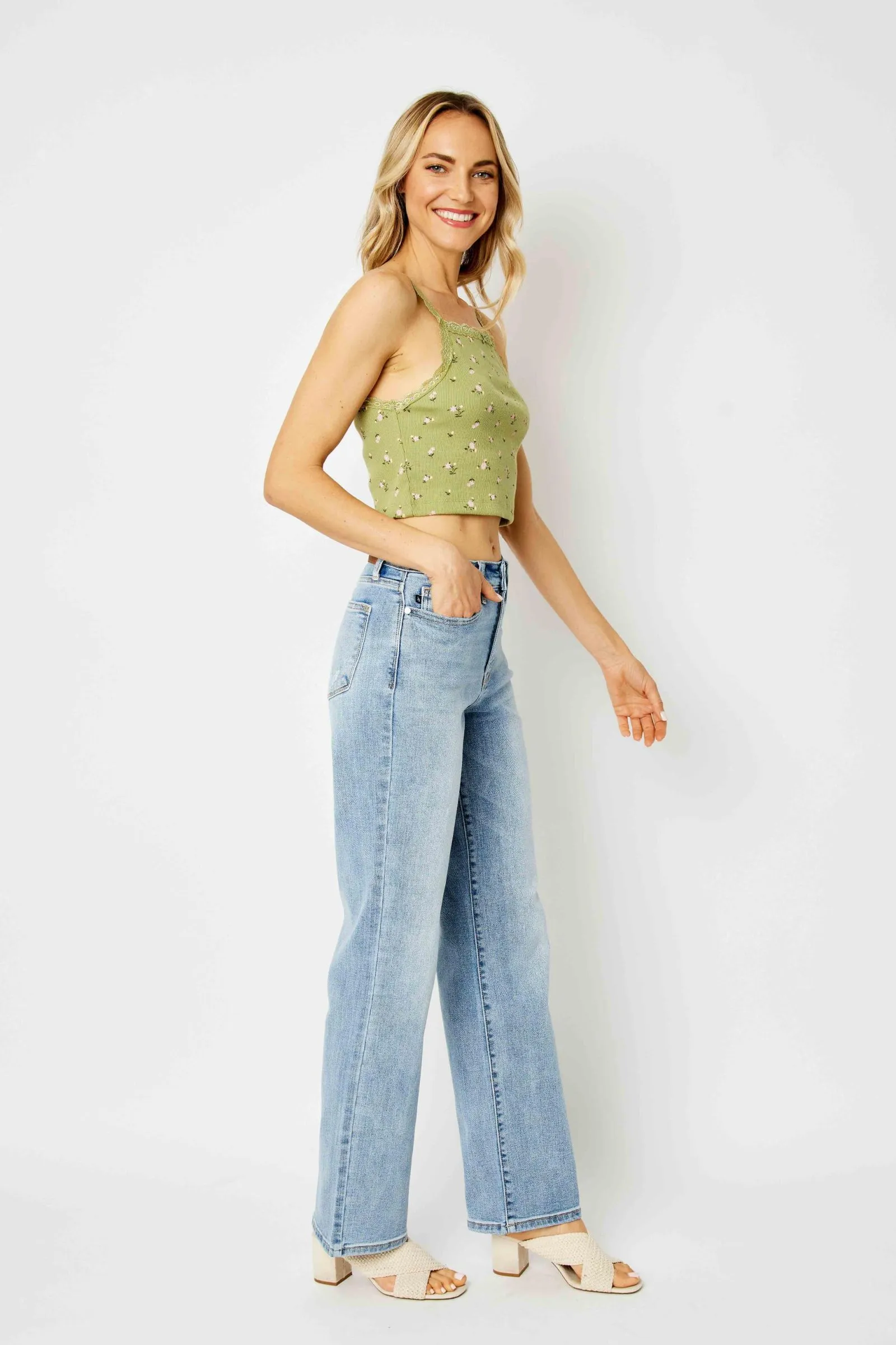 HW LIGHT WASH STRAIGHT LEG JEANS BY JUDY BLUE