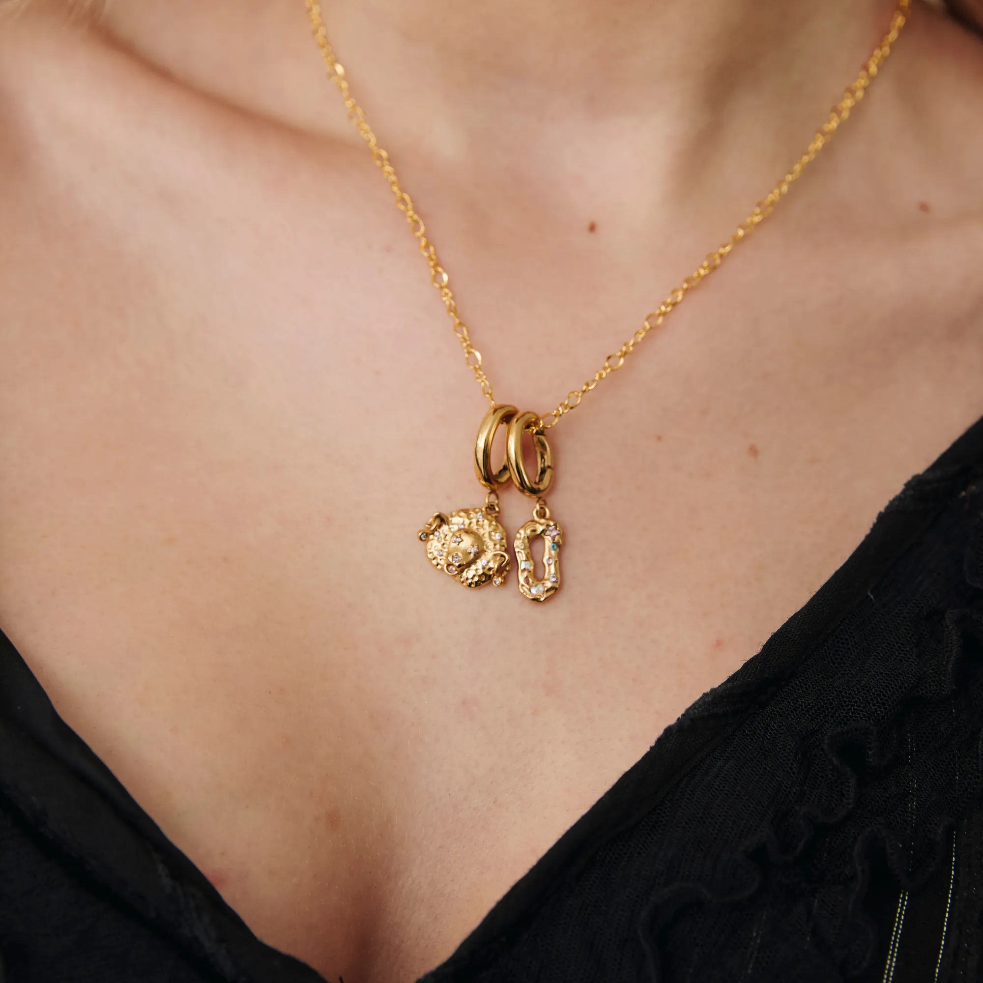 Leo Charm Gold