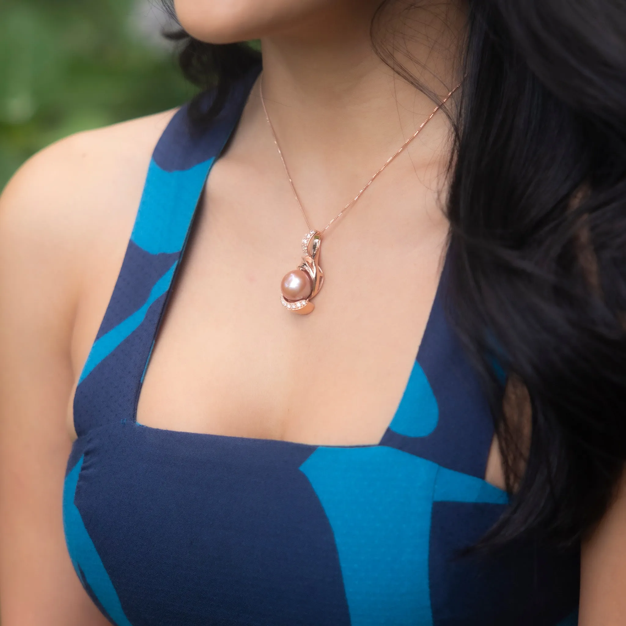 Lilac Freshwater Pearl Pendant in Rose Gold with Diamonds - 14-15mm