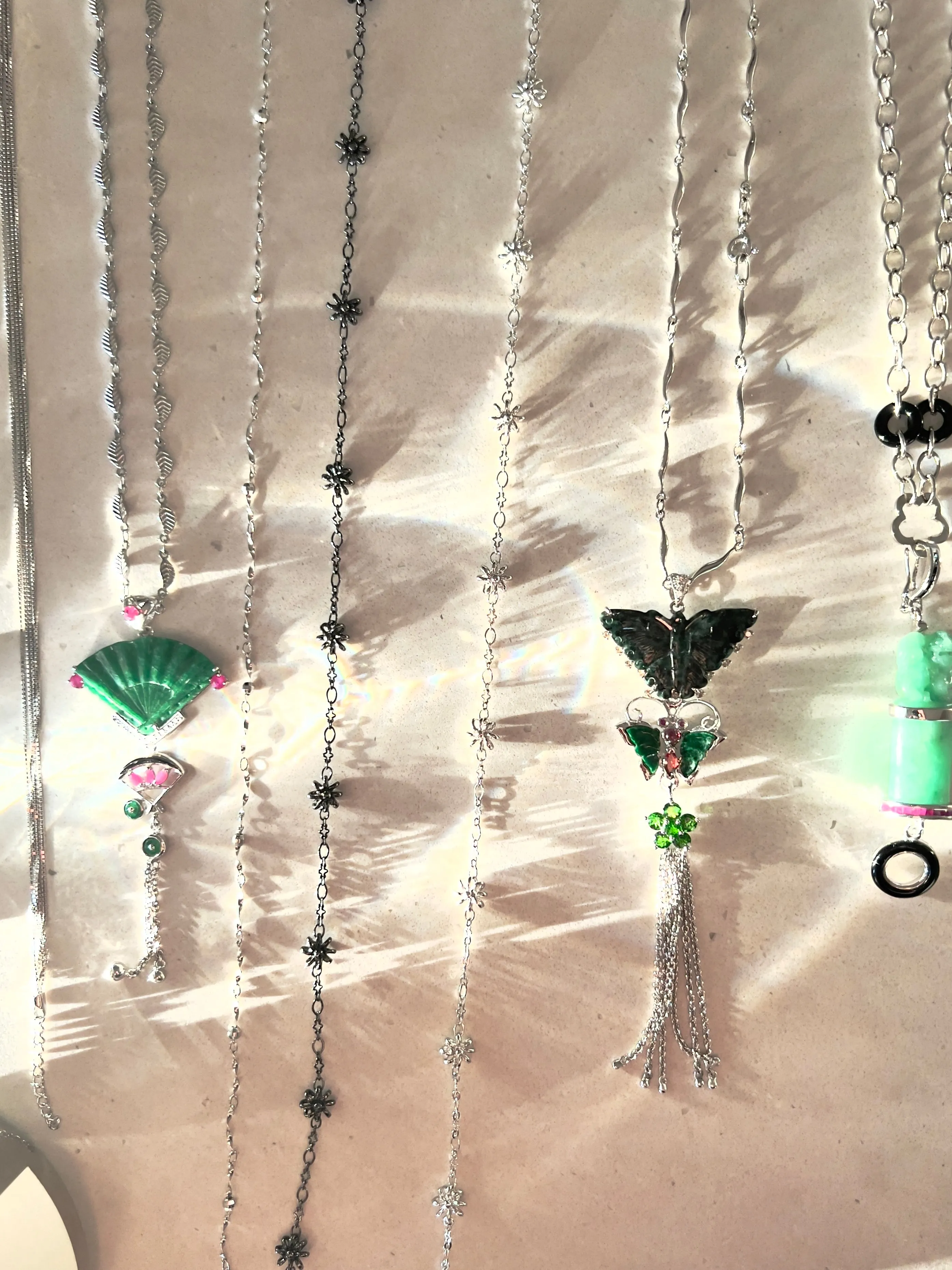 Little Daisies White Gold Dainty Chain Necklace