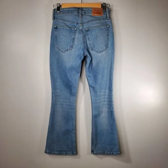 Lucky Brand Bridgette Cropped Flare Button Fly Jeans Light Wash Blue Size 00/24