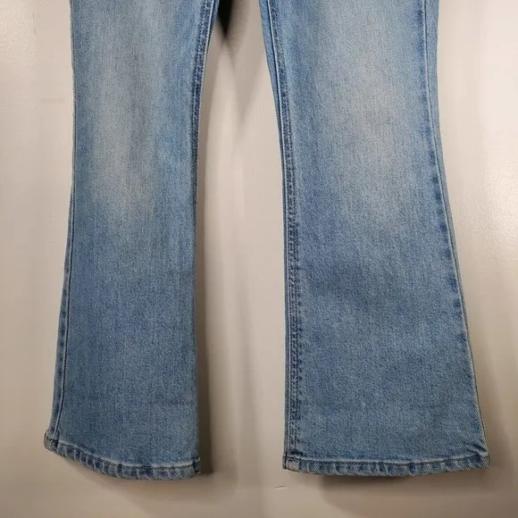 Lucky Brand Bridgette Cropped Flare Button Fly Jeans Light Wash Blue Size 00/24