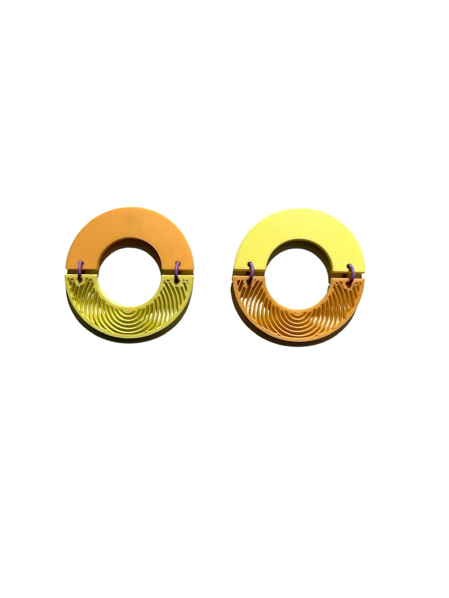 MENEO- Wavy Circle Earrings