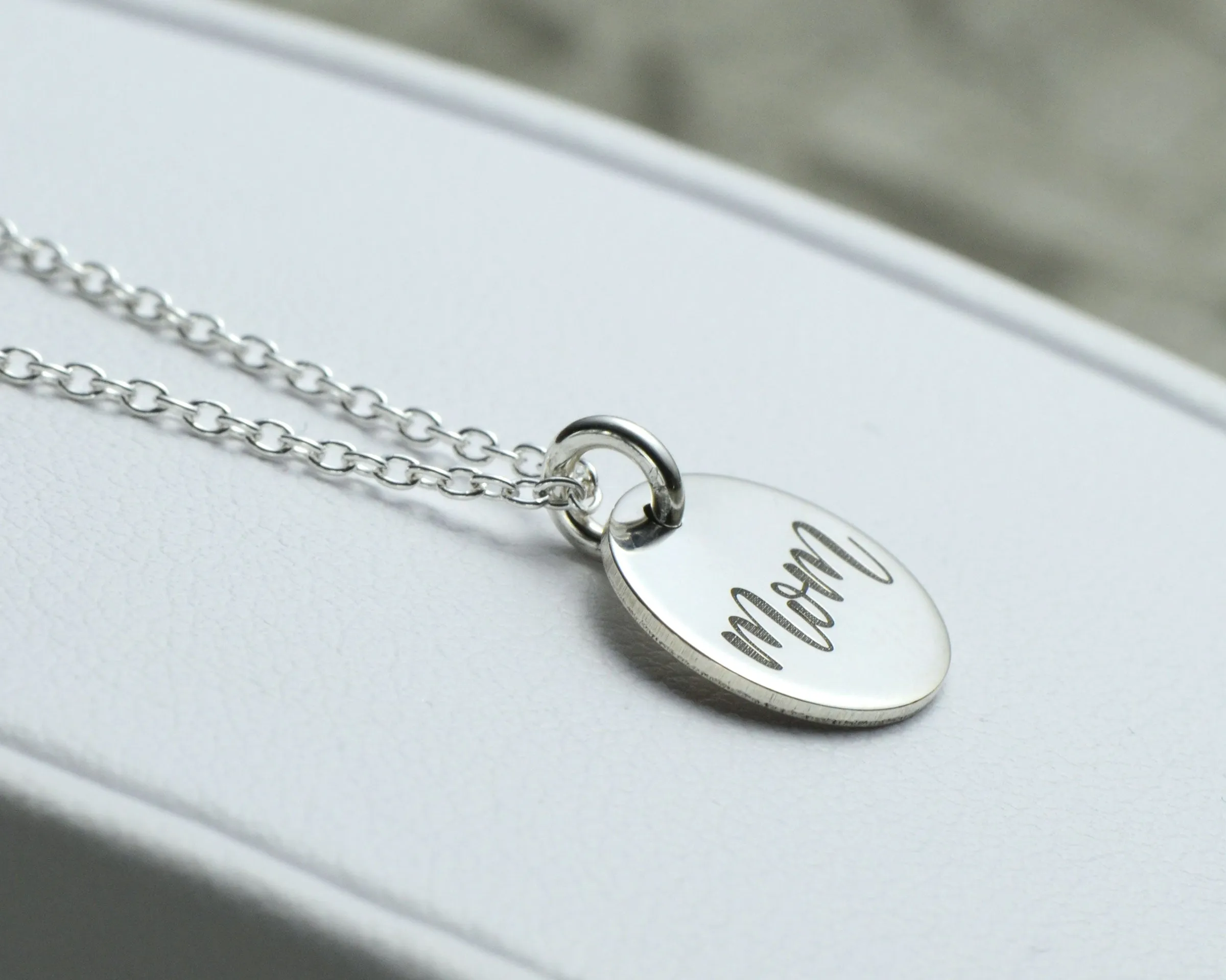 MOM NECKLACE