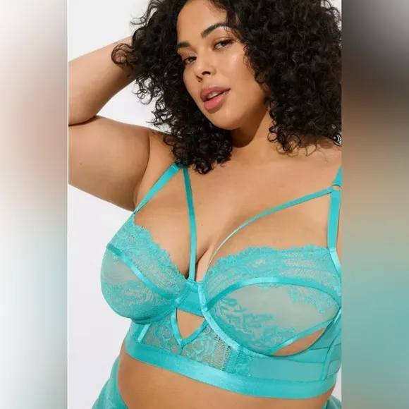 NWT Torrid Retro Ribbon Cutout Longline Bra   Panties