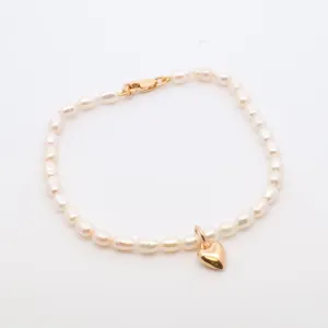 Pearl Bracelet with Puffy Heart