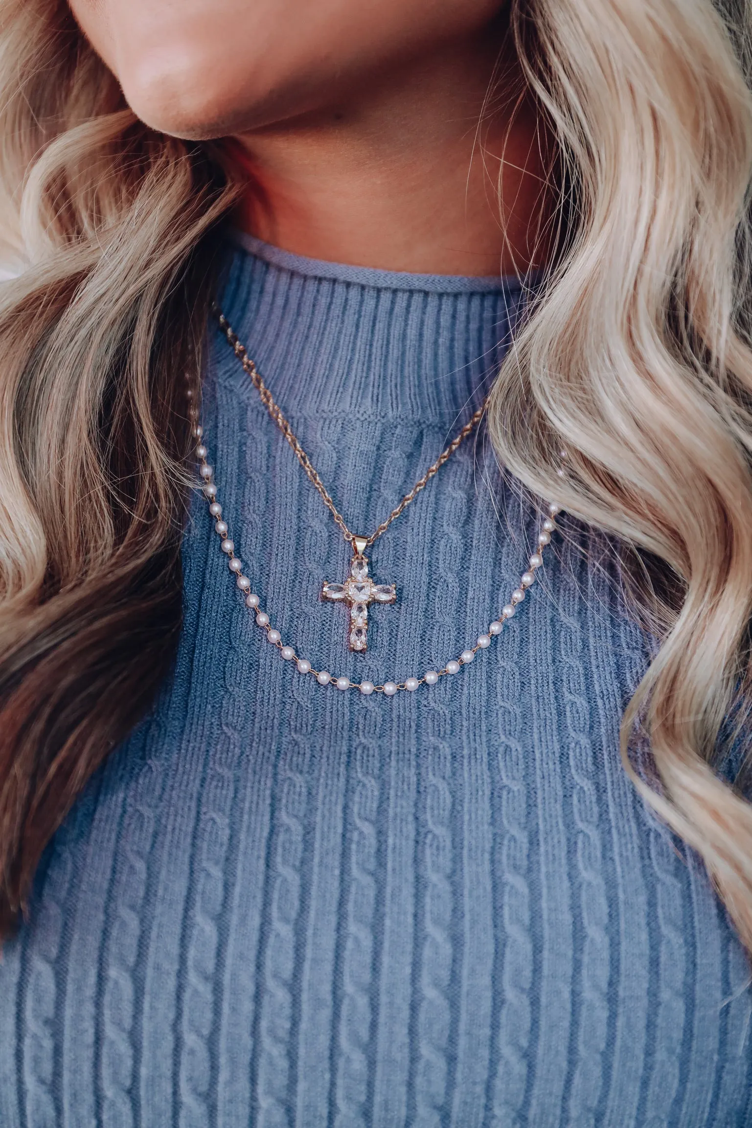 Pearls And Cross Pendant Layered Necklace - Gold