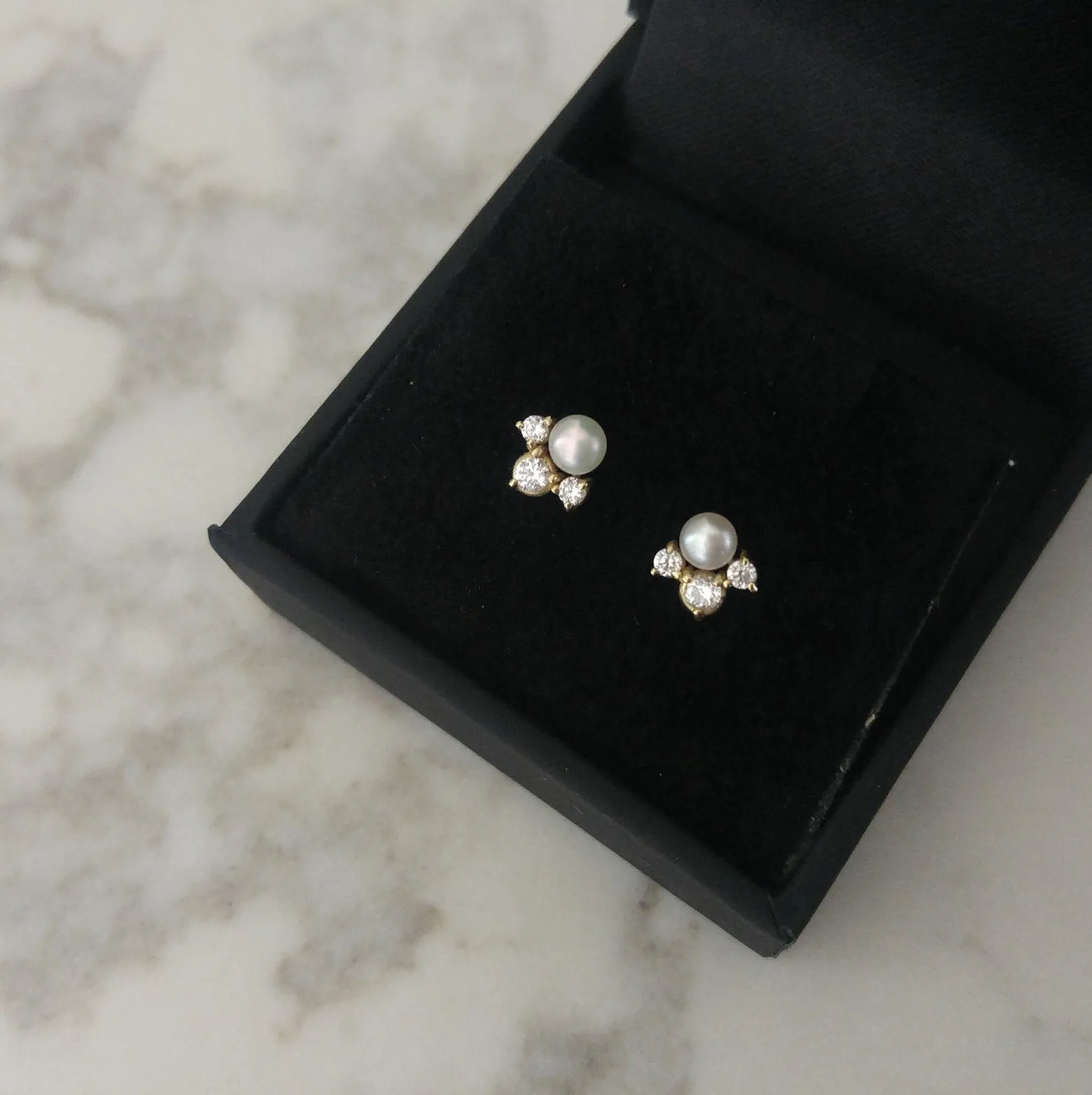 Pearls and diamonds cluster earrings, 14K gold dainty earrings, delicate pearl earrings