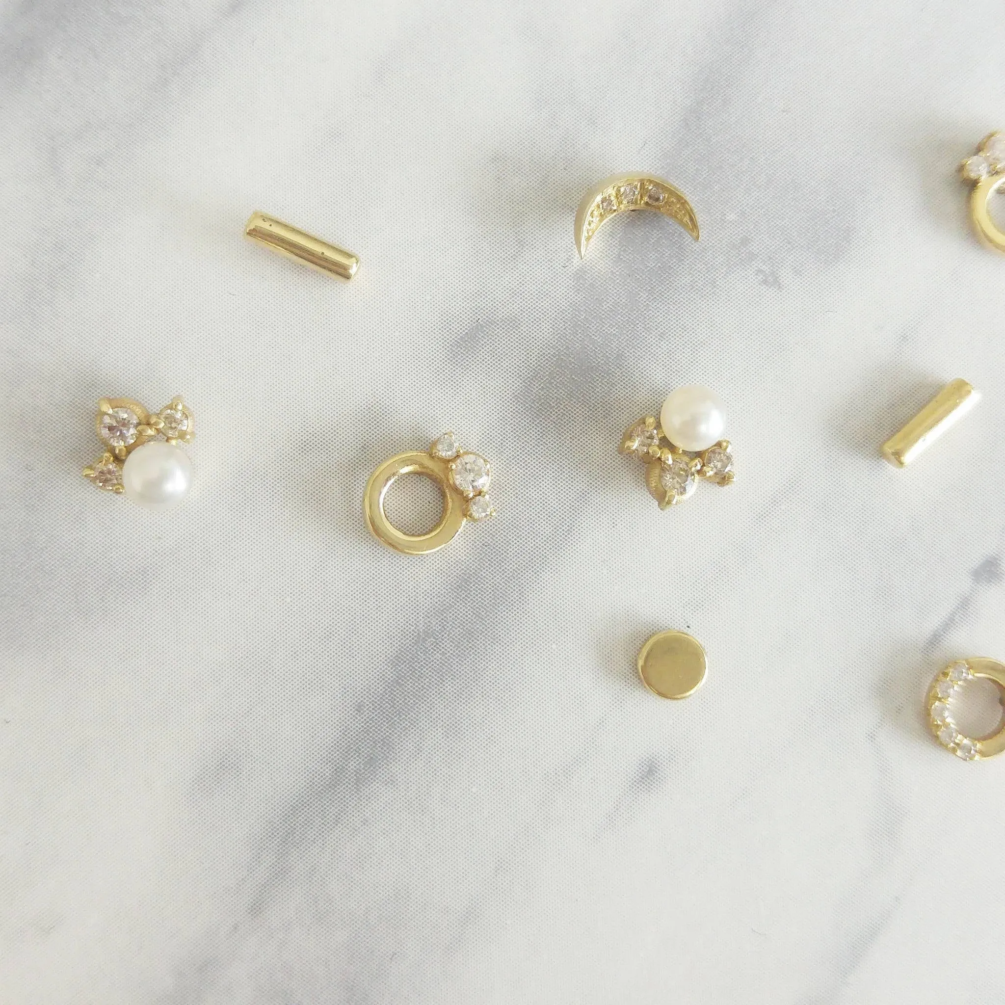 Pearls and diamonds cluster earrings, 14K gold dainty earrings, delicate pearl earrings