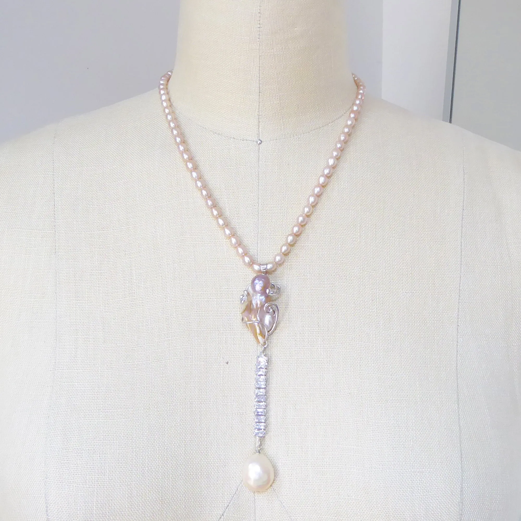 Pink baroque pearl drop necklace