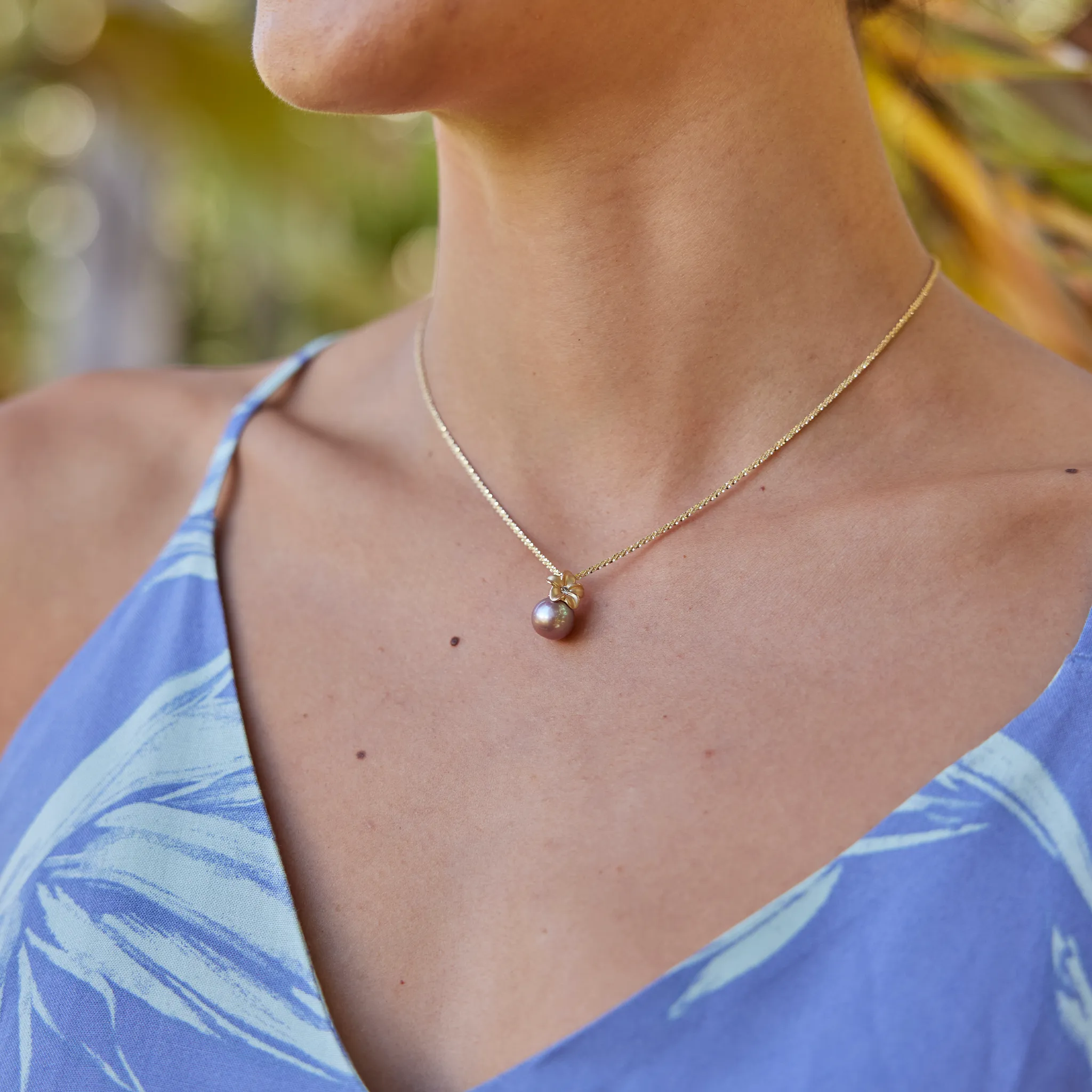 Plumeria Lilac Freshwater Pearl Pendant in Gold with Diamond - 9-10mm