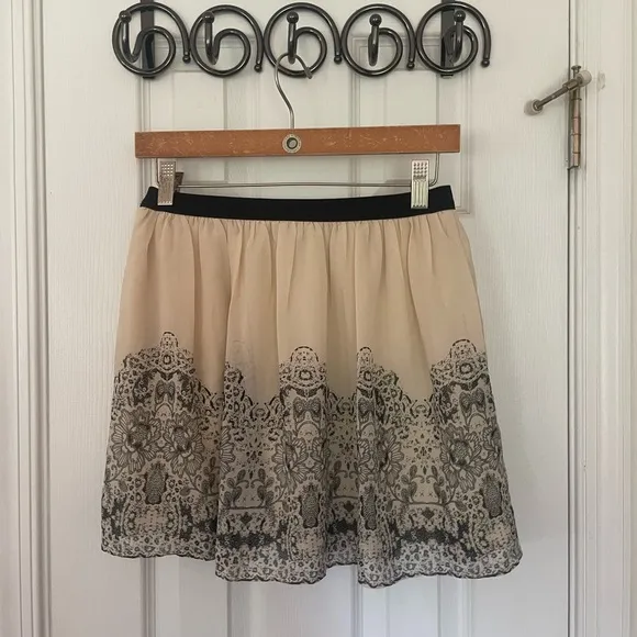 Retro AEO Ivory Chiffon Print Mini Skirt