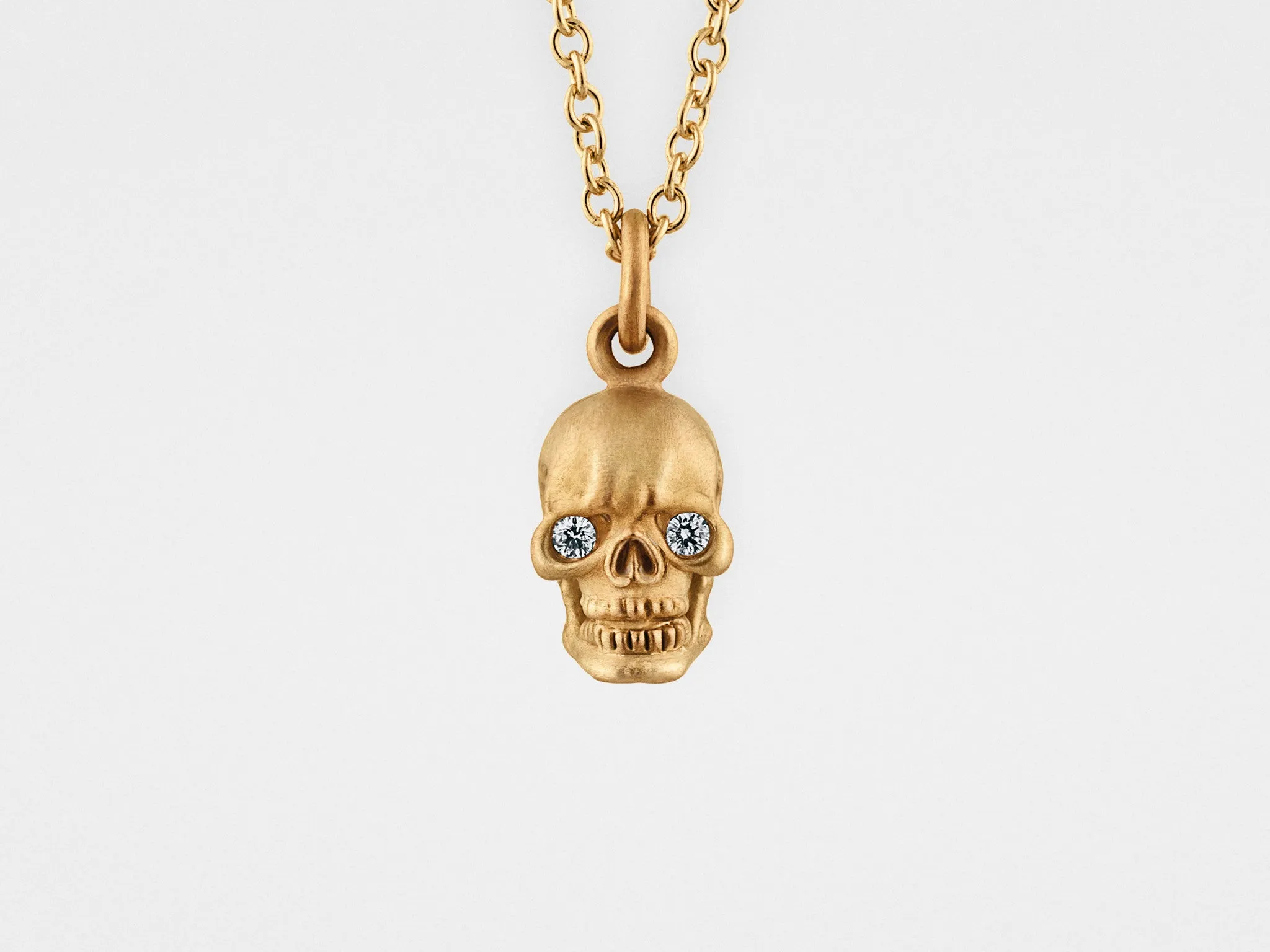 Skull Pendant Necklace in 18kt Gold