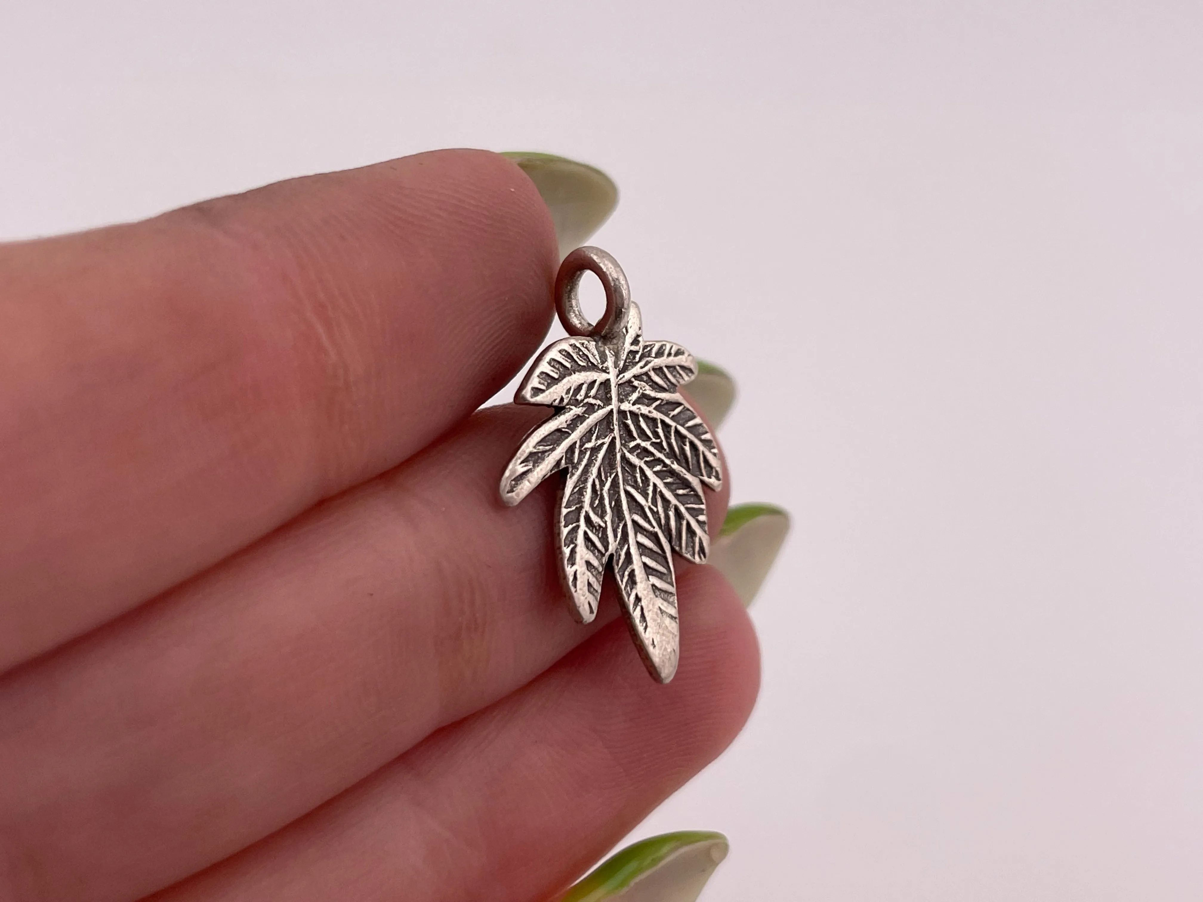 sterling silver marijuana pot leaf pendant