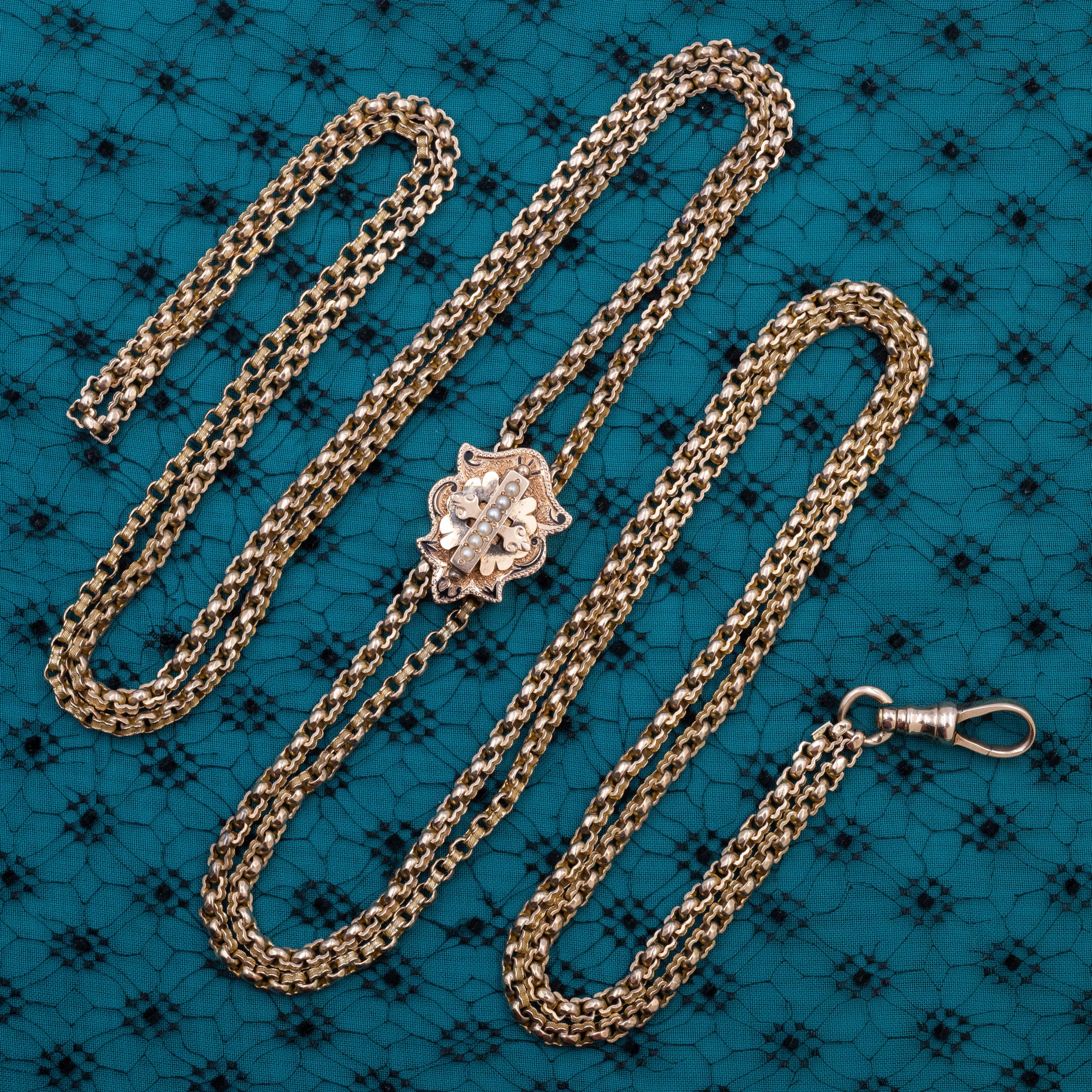 Taille d'Épargne and Pearl Slide Chain c1890