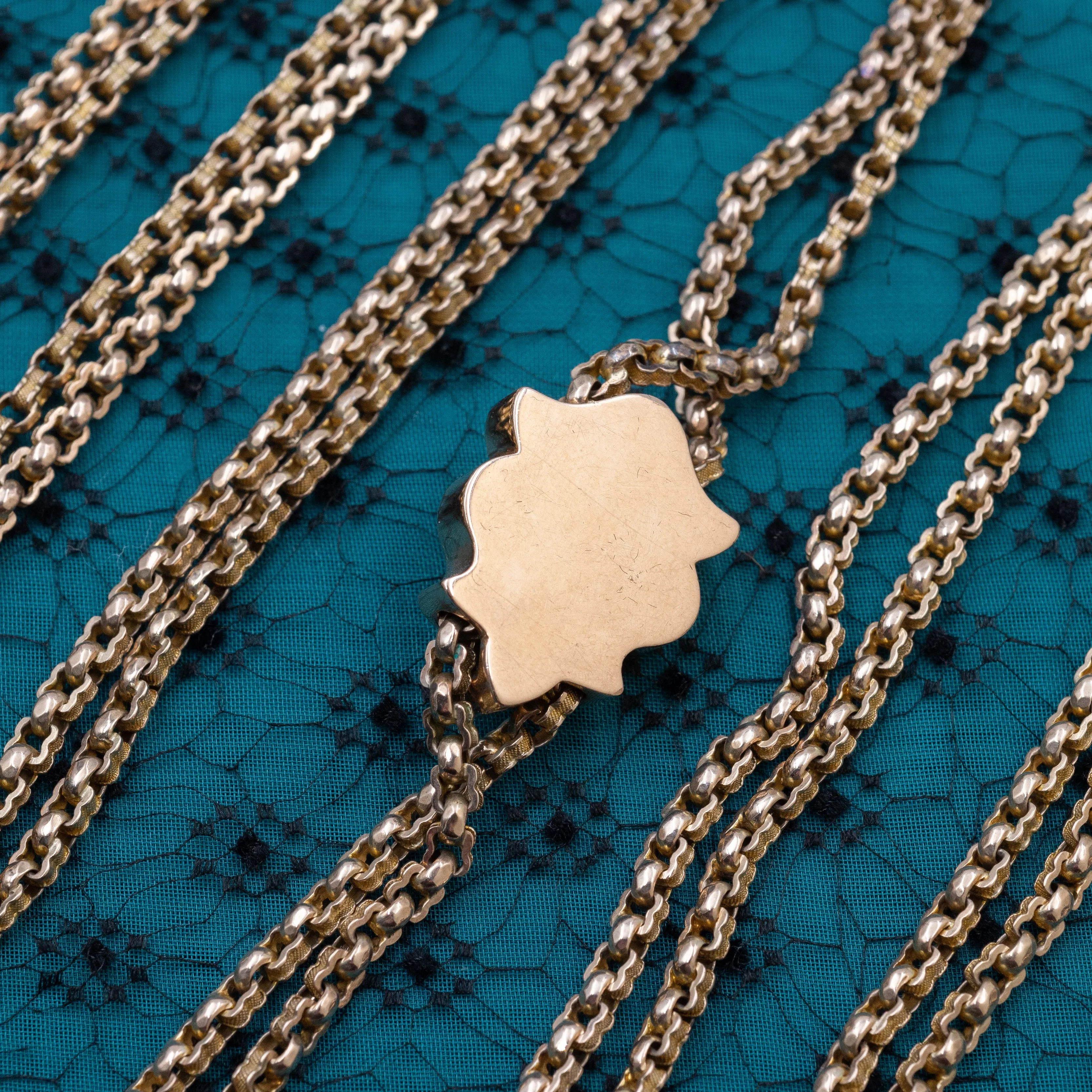 Taille d'Épargne and Pearl Slide Chain c1890