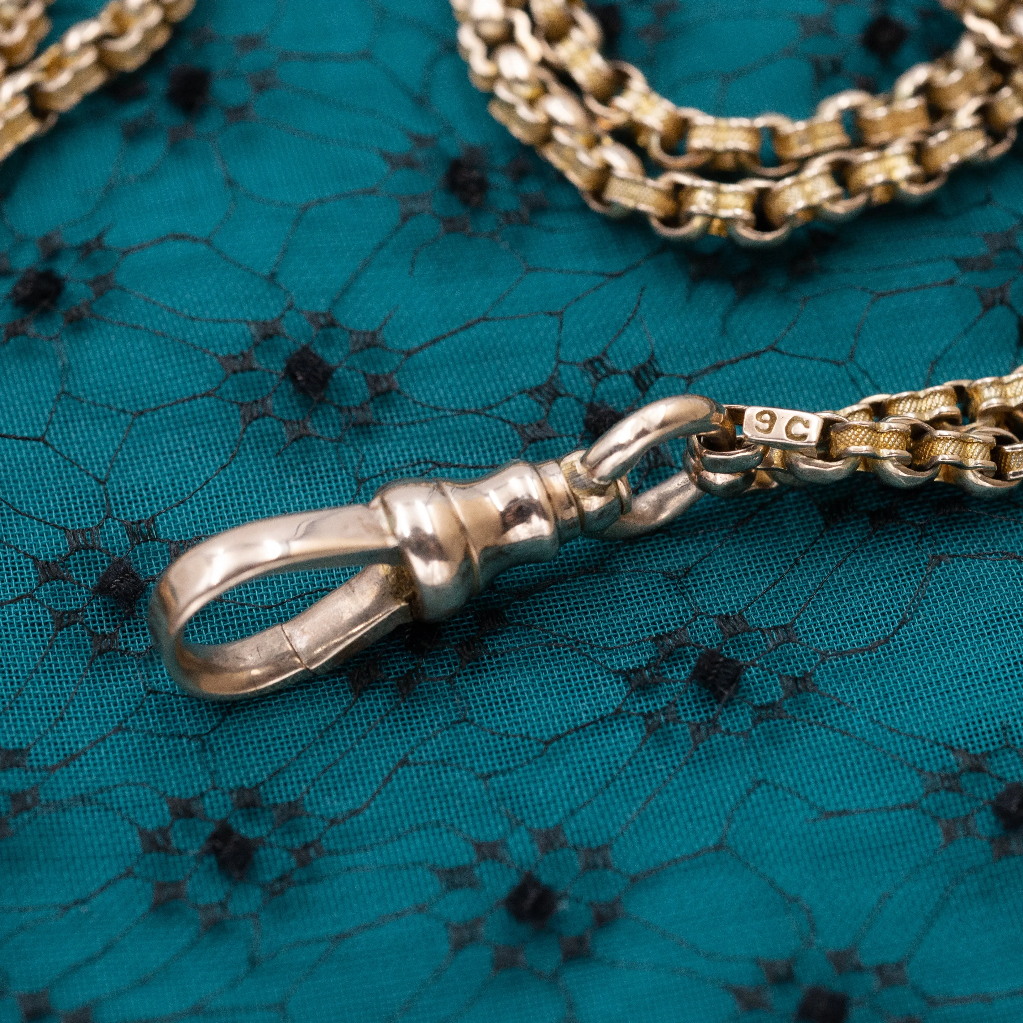 Taille d'Épargne and Pearl Slide Chain c1890