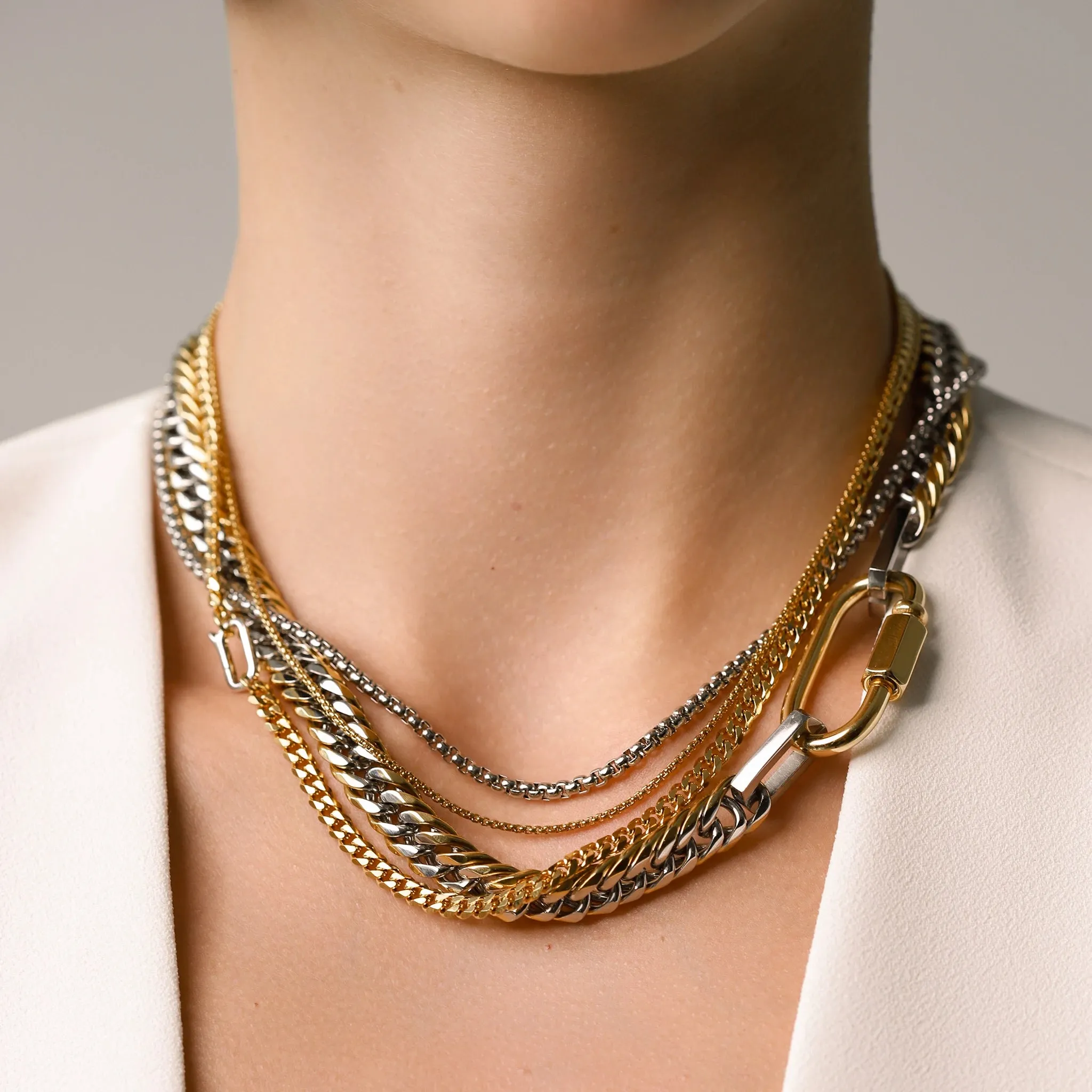 THE CARABINER NECKLACE SET