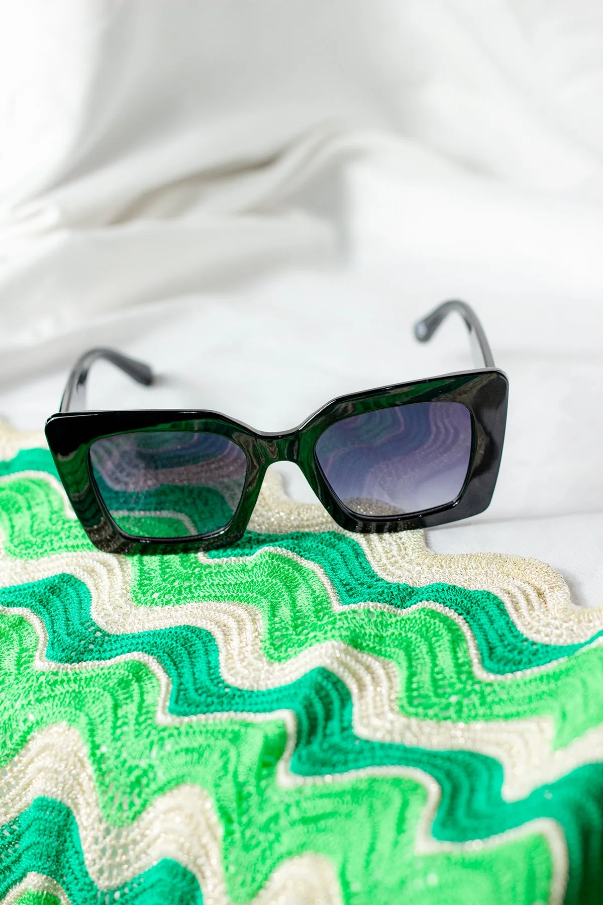Thick Frame Angled Square Sunglasses