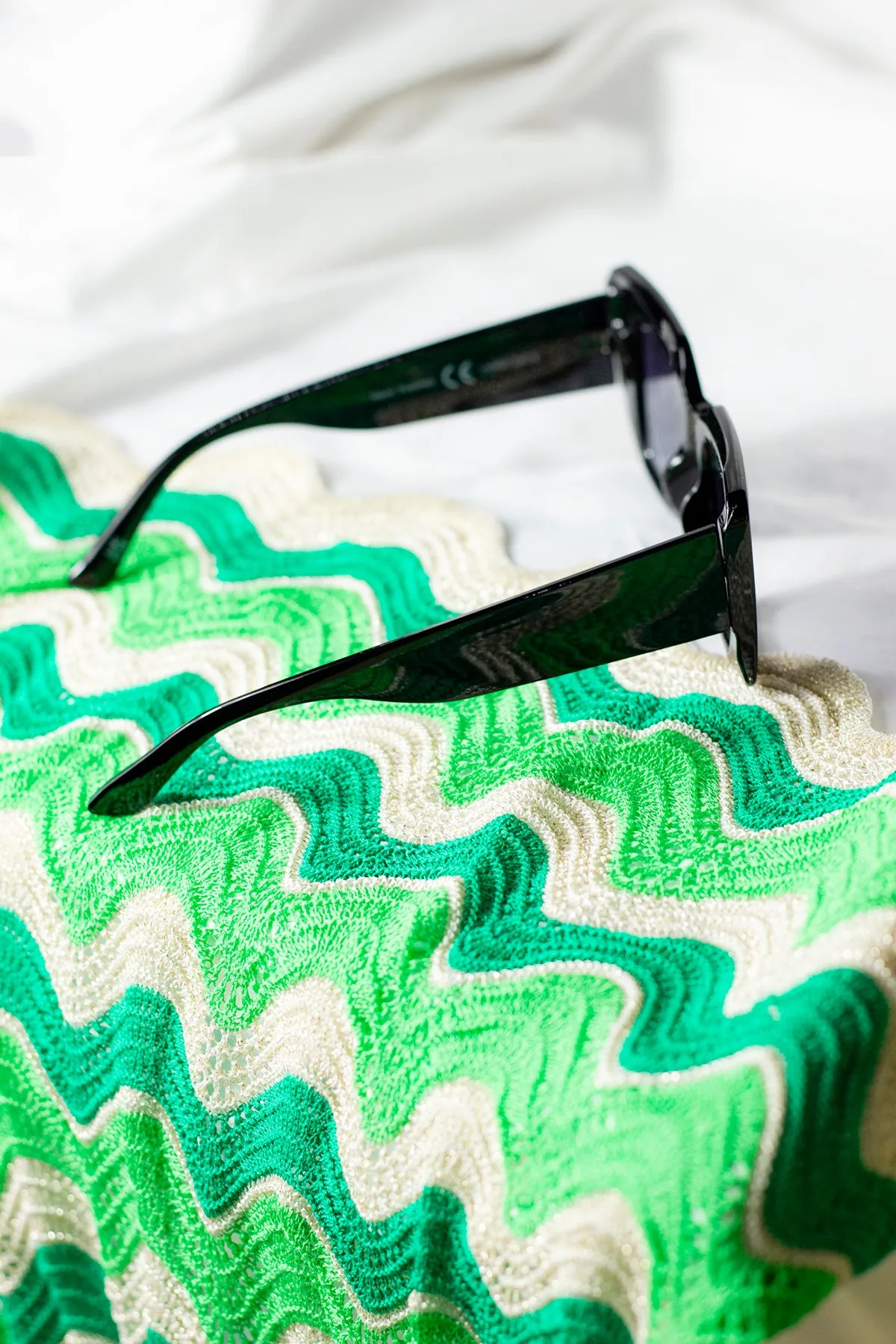 Thick Frame Angled Square Sunglasses