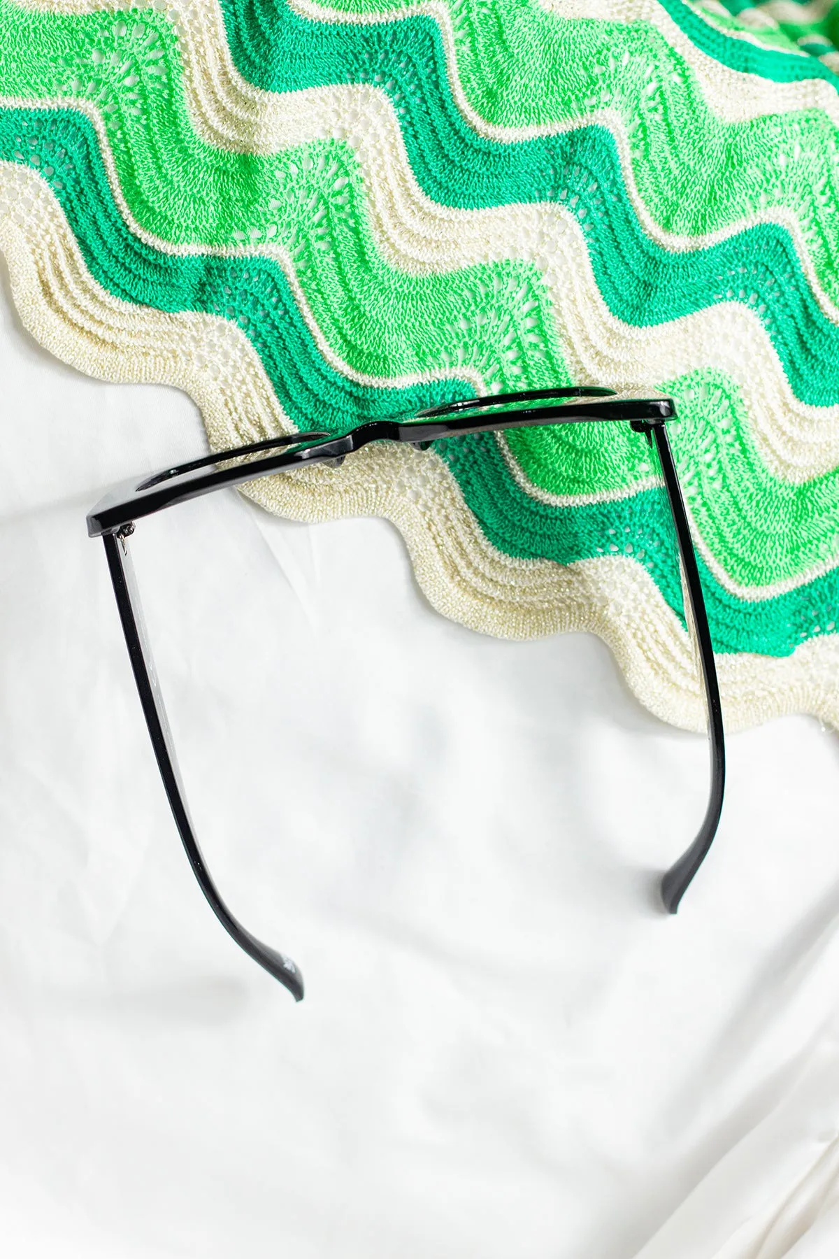 Thick Frame Angled Square Sunglasses