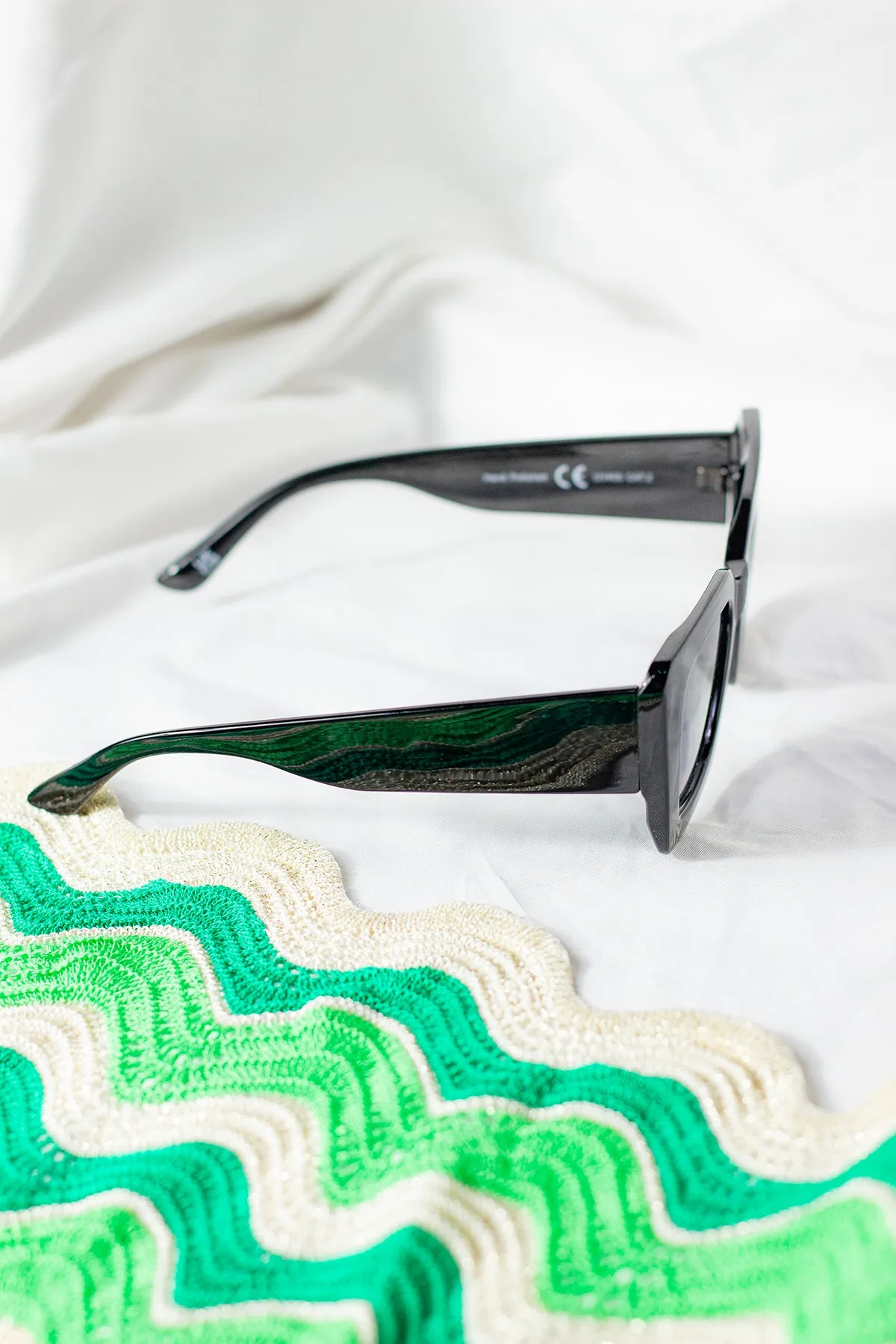 Thick Frame Angled Square Sunglasses