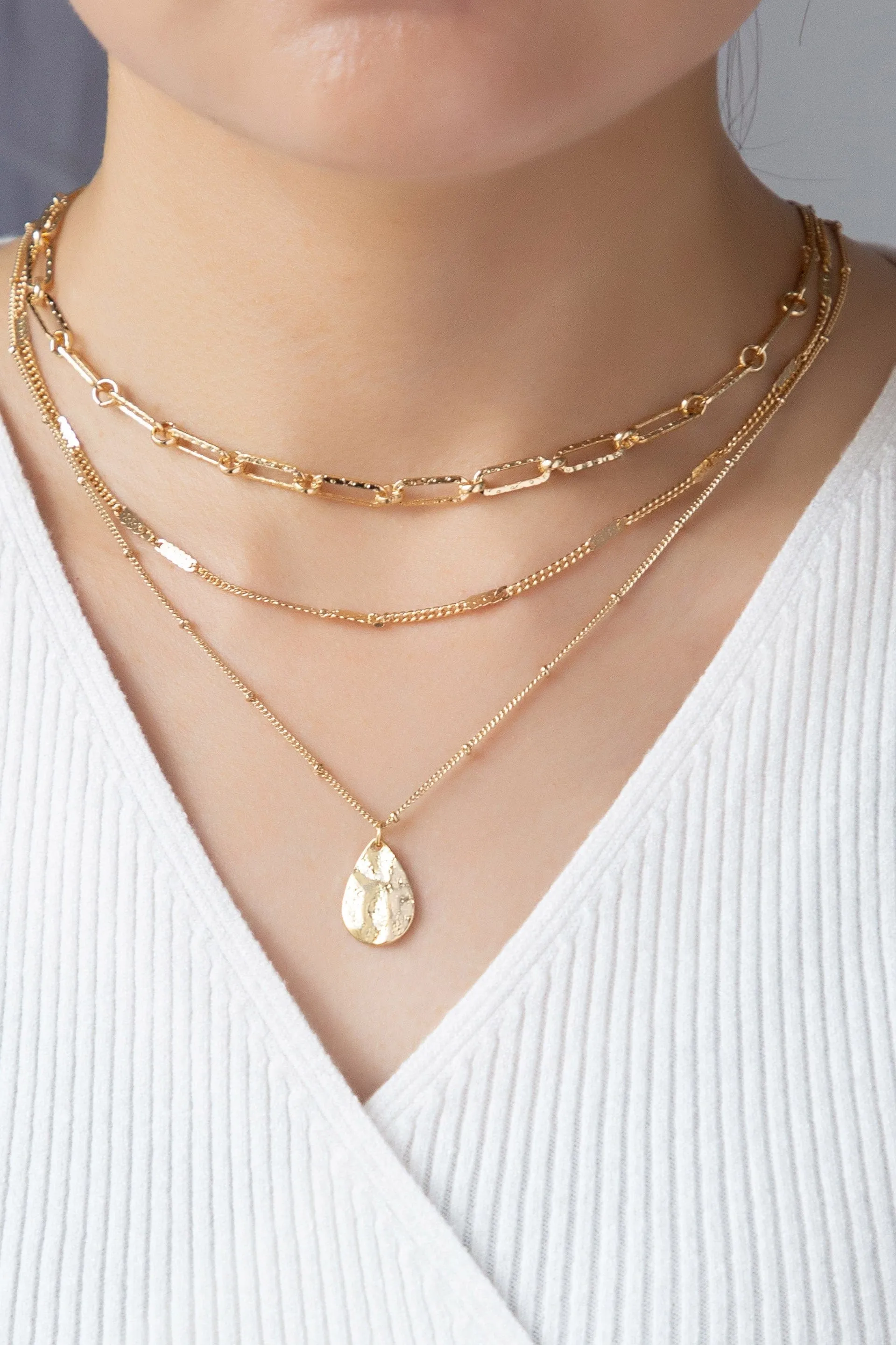 Three Row Chunky Chain Necklace In Multiple Colors